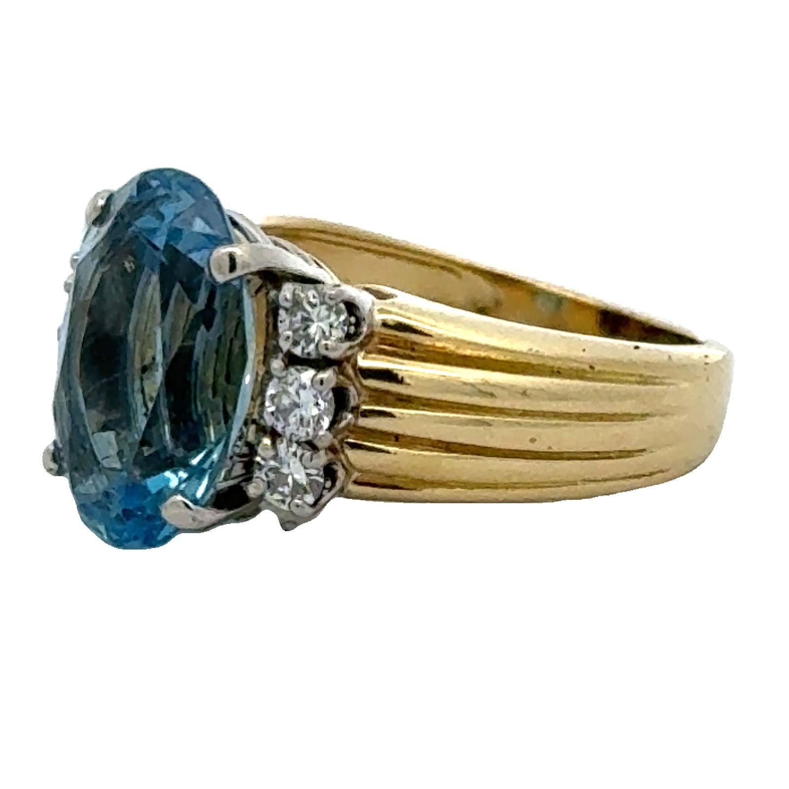 5-CT Oval Aquamarine Diamond 18 Karat Yellow Gold Vintage Ring