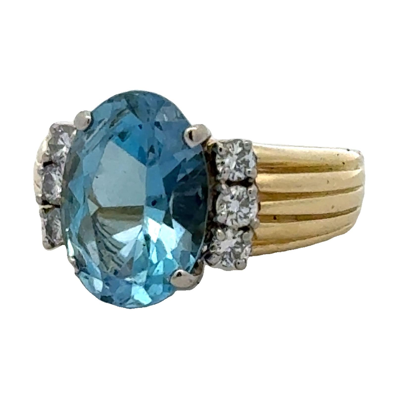 5-CT Oval Aquamarine Diamond 18 Karat Yellow Gold Vintage Ring