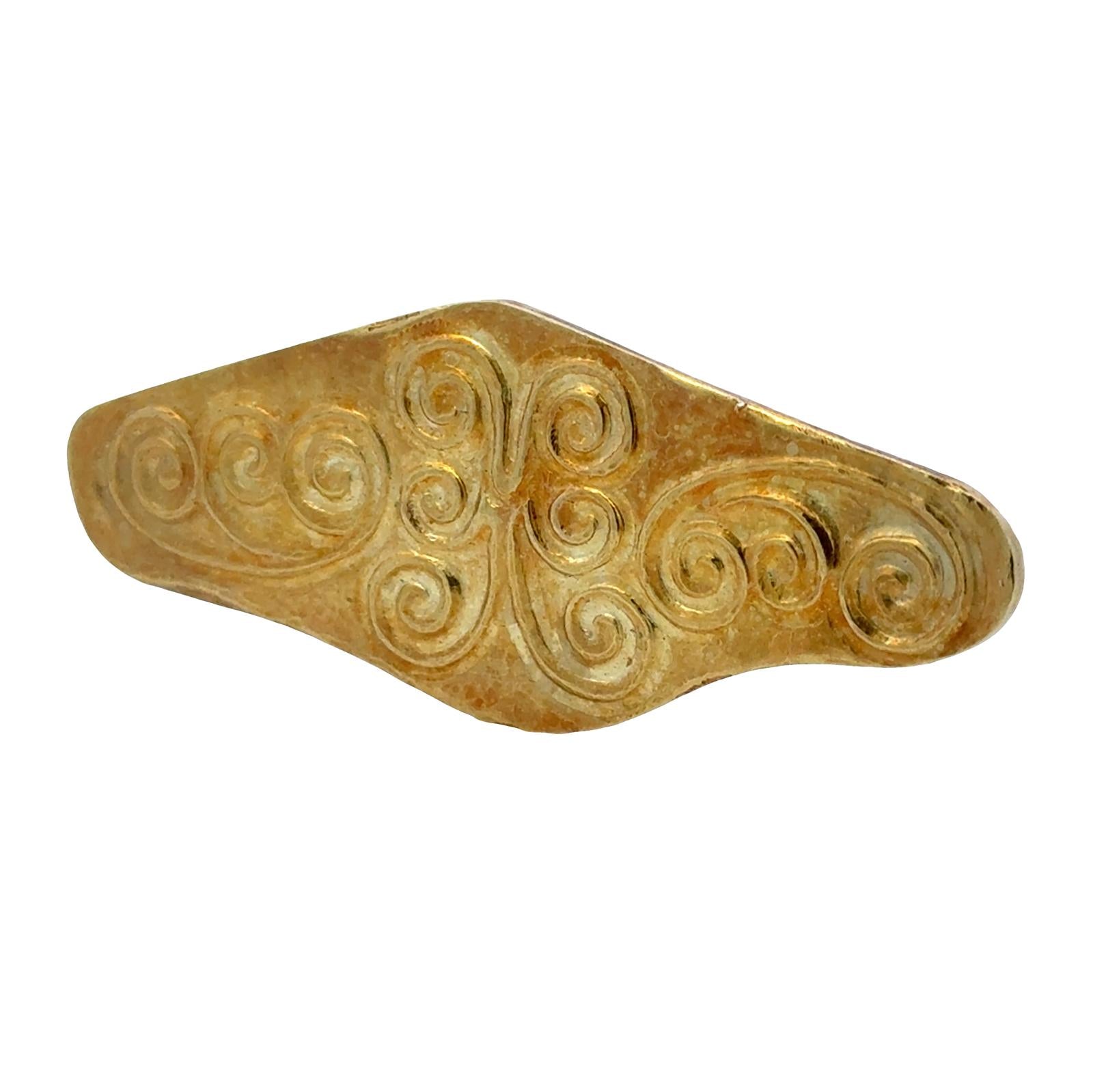 Zolotas 18 Karat Yellow Gold Vintage Scroll Design Brooch