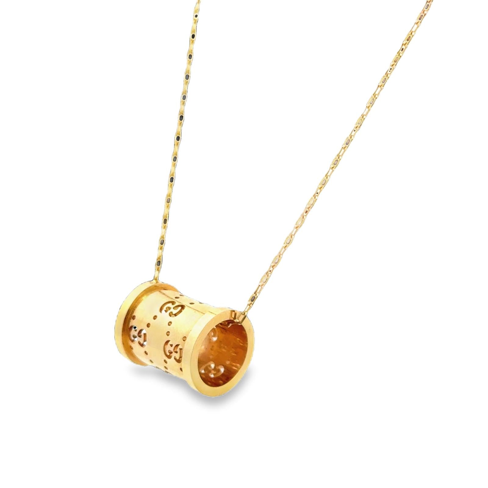 Gucci 18 Karat Yellow Gold Icon Twirl Logo Pendant Necklace Adjustable