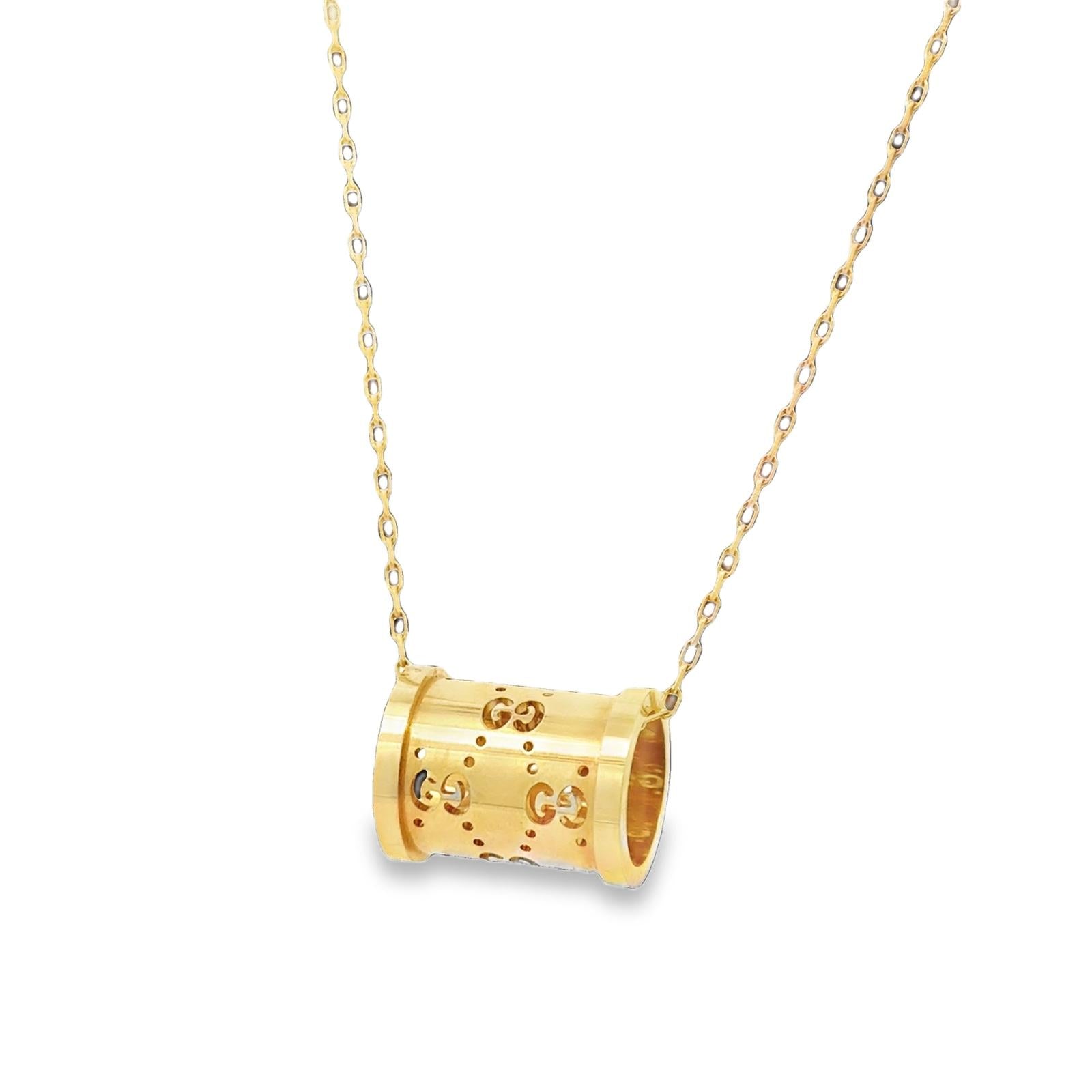 Gucci 18 Karat Yellow Gold Icon Twirl Logo Pendant Necklace Adjustable