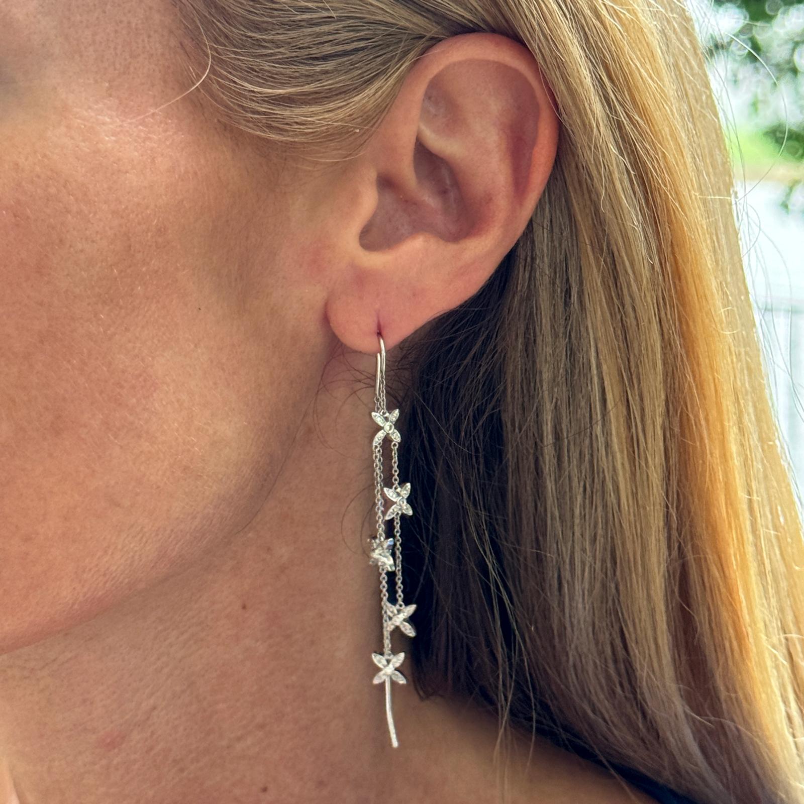 Diamond 14 Karat White Gold Threader Star Drop Dangle Modern Earrings