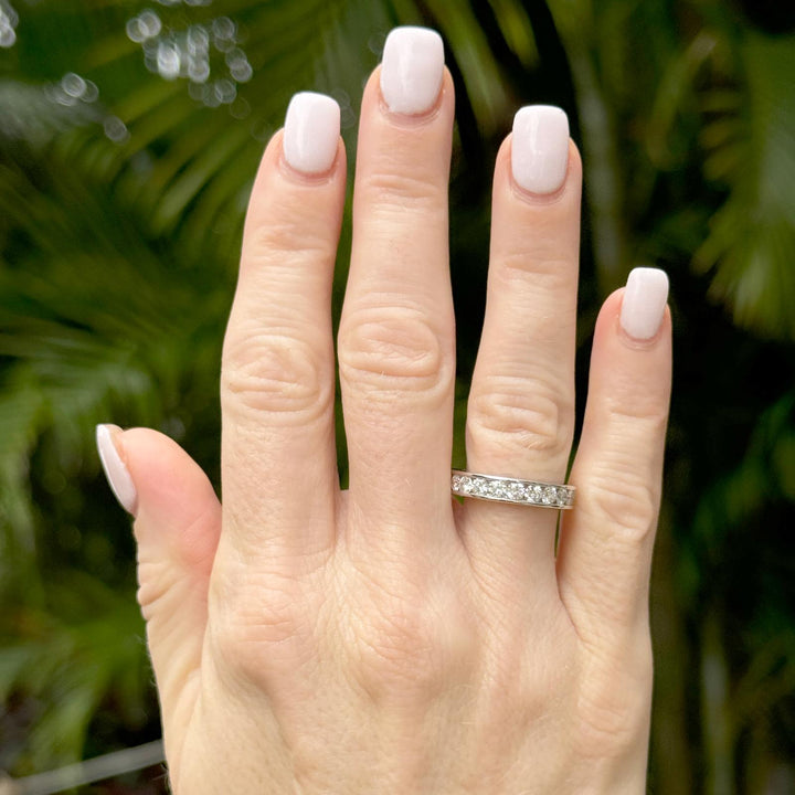 1.00 CTW Round Brilliant-Cut Diamond 14 Karat White Gold Wedding Band Ring