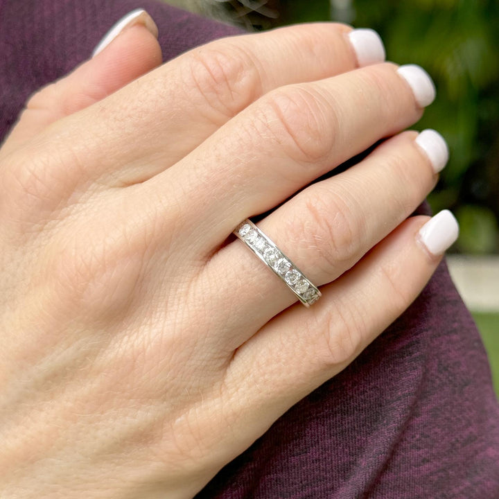 1.00 CTW Round Brilliant-Cut Diamond 14 Karat White Gold Wedding Band Ring