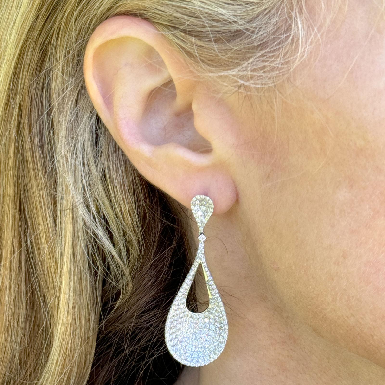 5.00-CTW Pavé Diamond 18 Karat White Gold Drop Dangle Modern Earrings