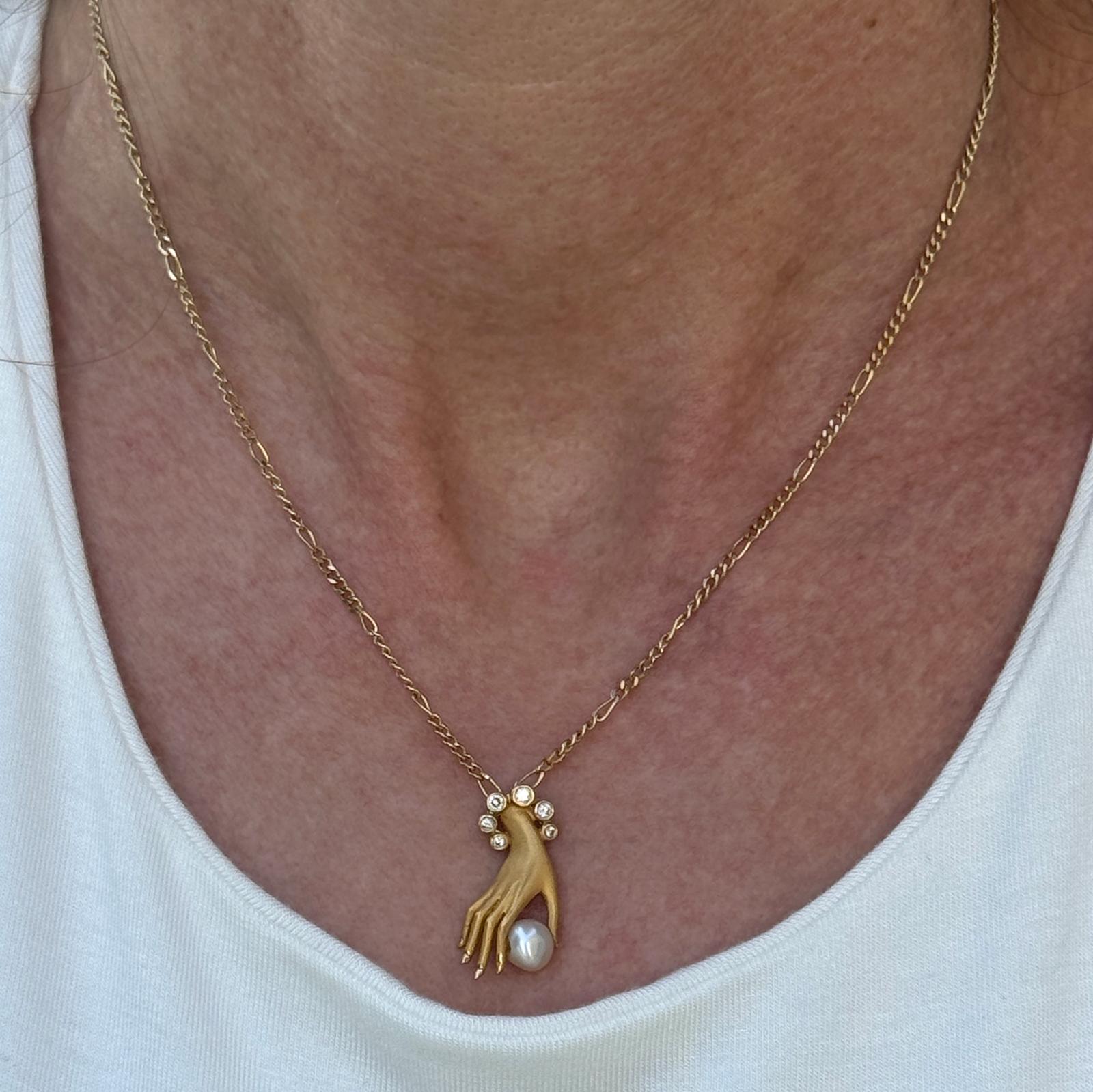 Carrera Y Carrera Diamond Las Manos Hand With Pearl Pendant Necklace Vintage 18K