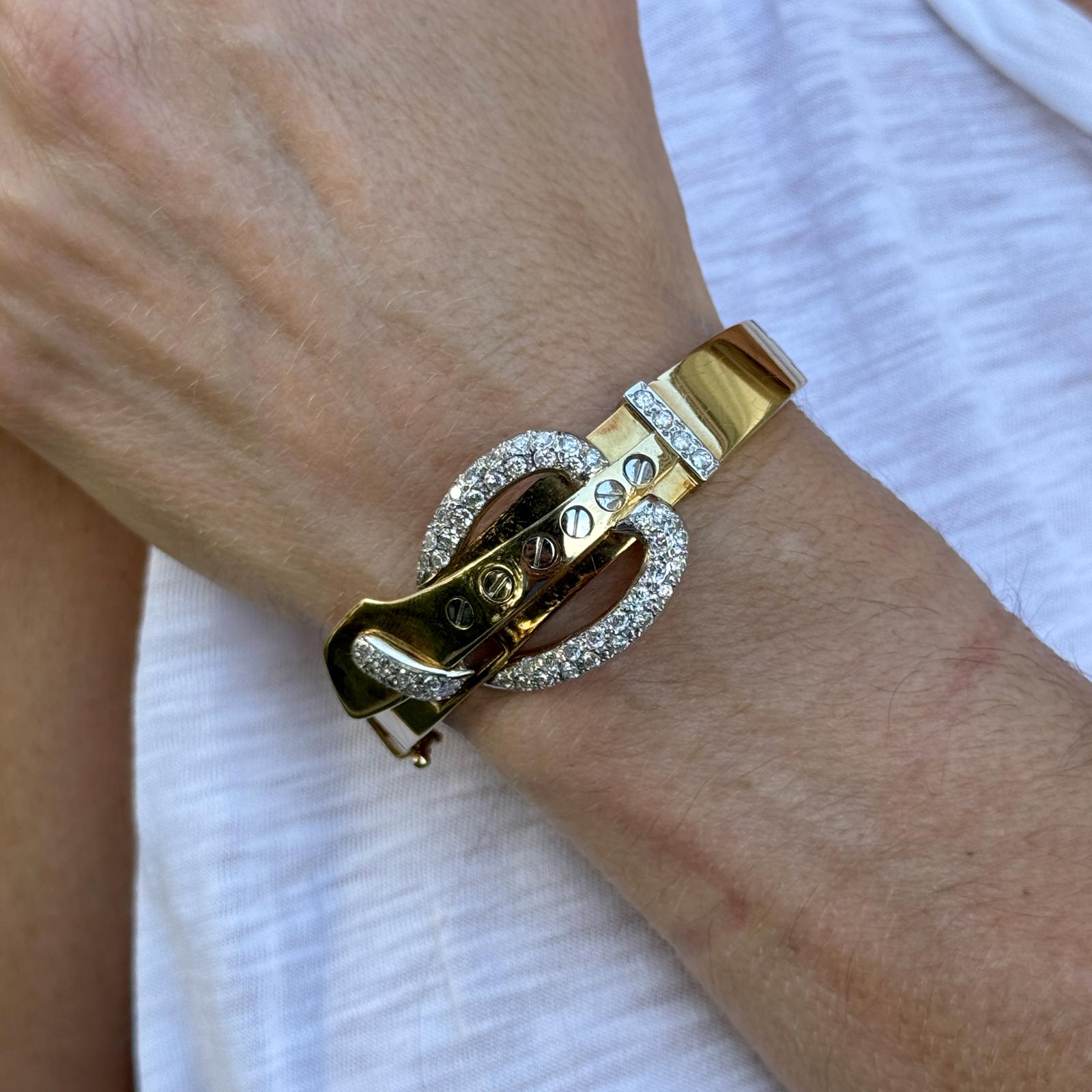 Retro Diamond 18 Karat Two Tone Gold Buckle Hinged Oval Bangle Bracelet Vintage