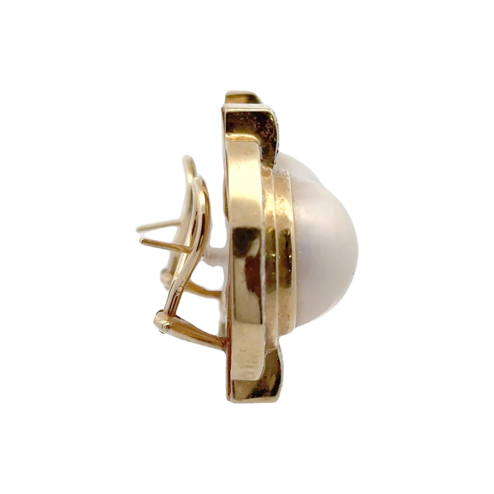 Late-20th Century Mabe Pearl Diamond 18 Karat Yellow Gold Leverback Earrings