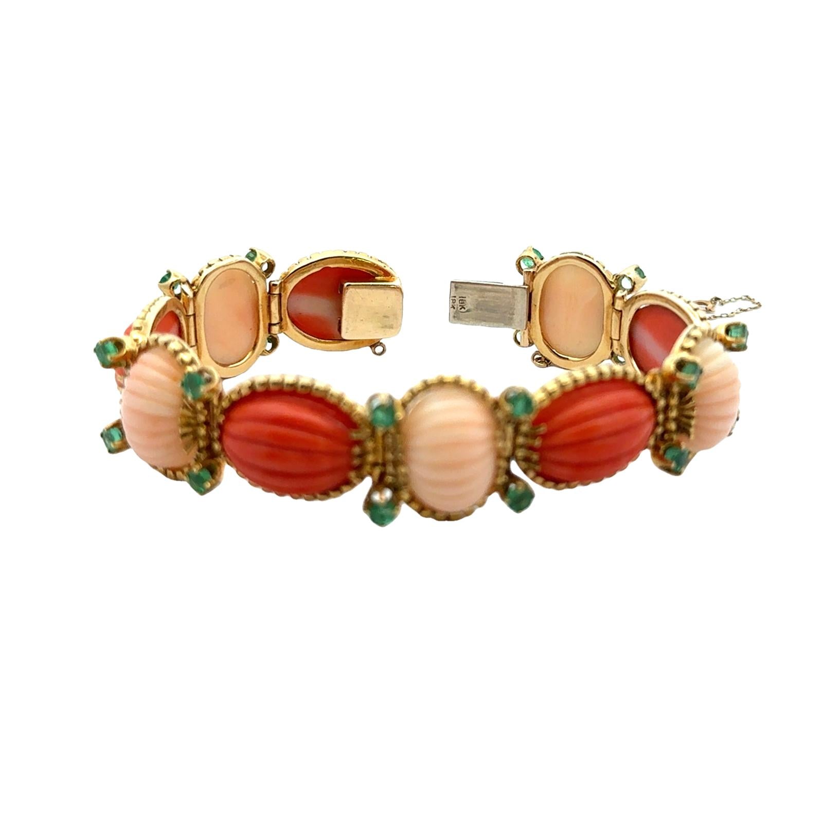 Mid-20th Century Carved Coral Emerald 18 Karat Yellow Gold Link Bracelet