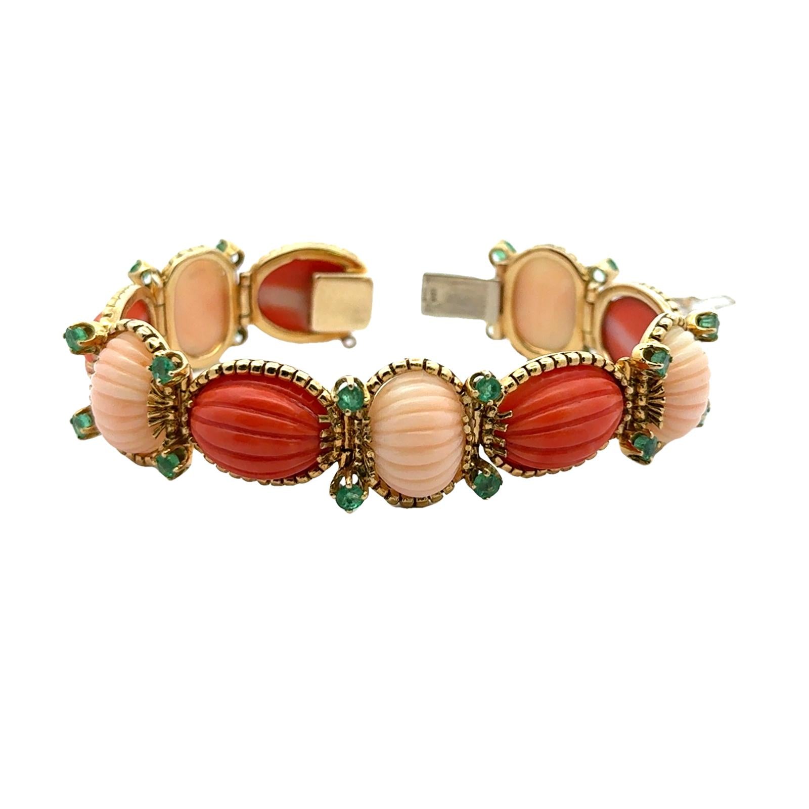 Mid-20th Century Carved Coral Emerald 18 Karat Yellow Gold Link Bracelet