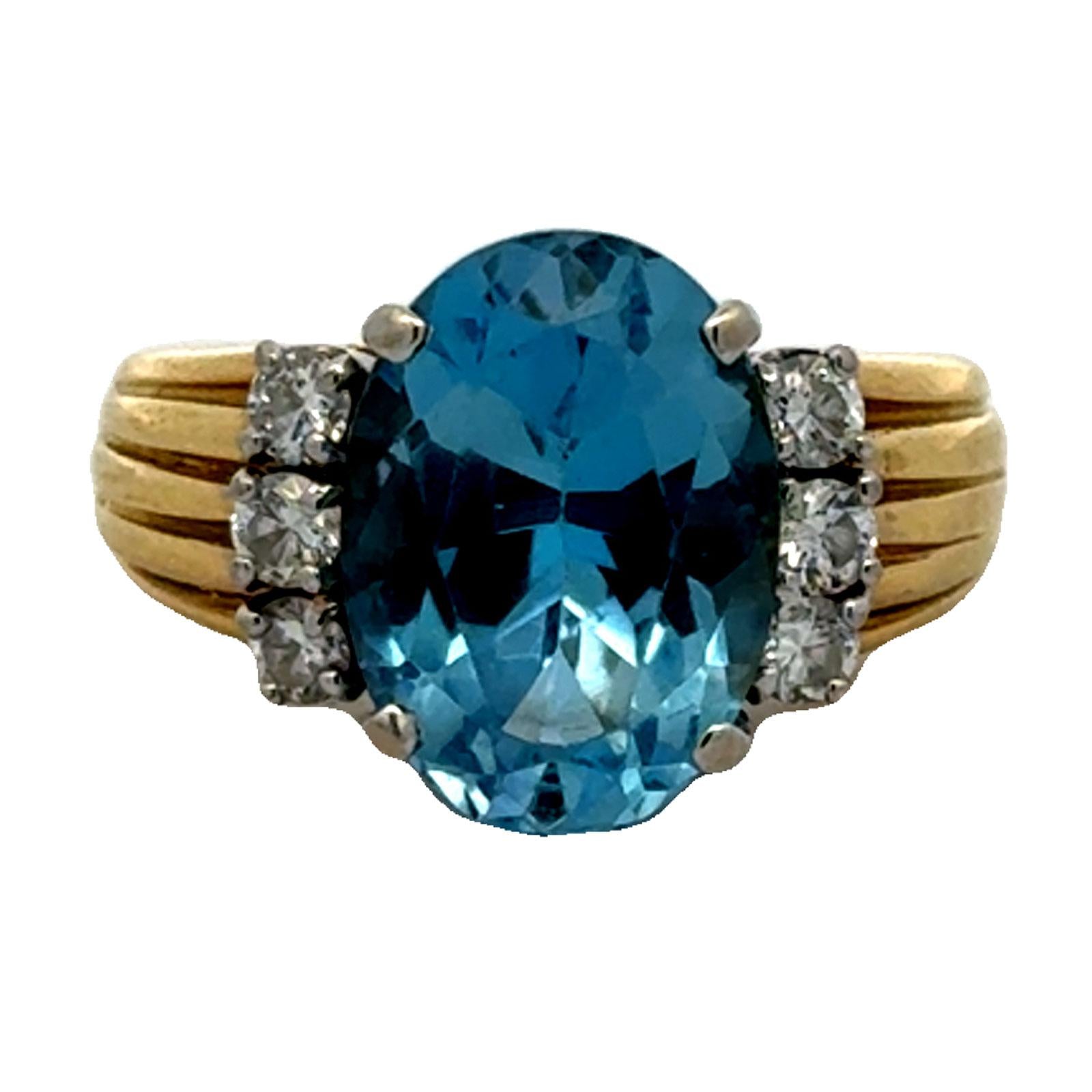 5-CT Oval Aquamarine Diamond 18 Karat Yellow Gold Vintage Ring