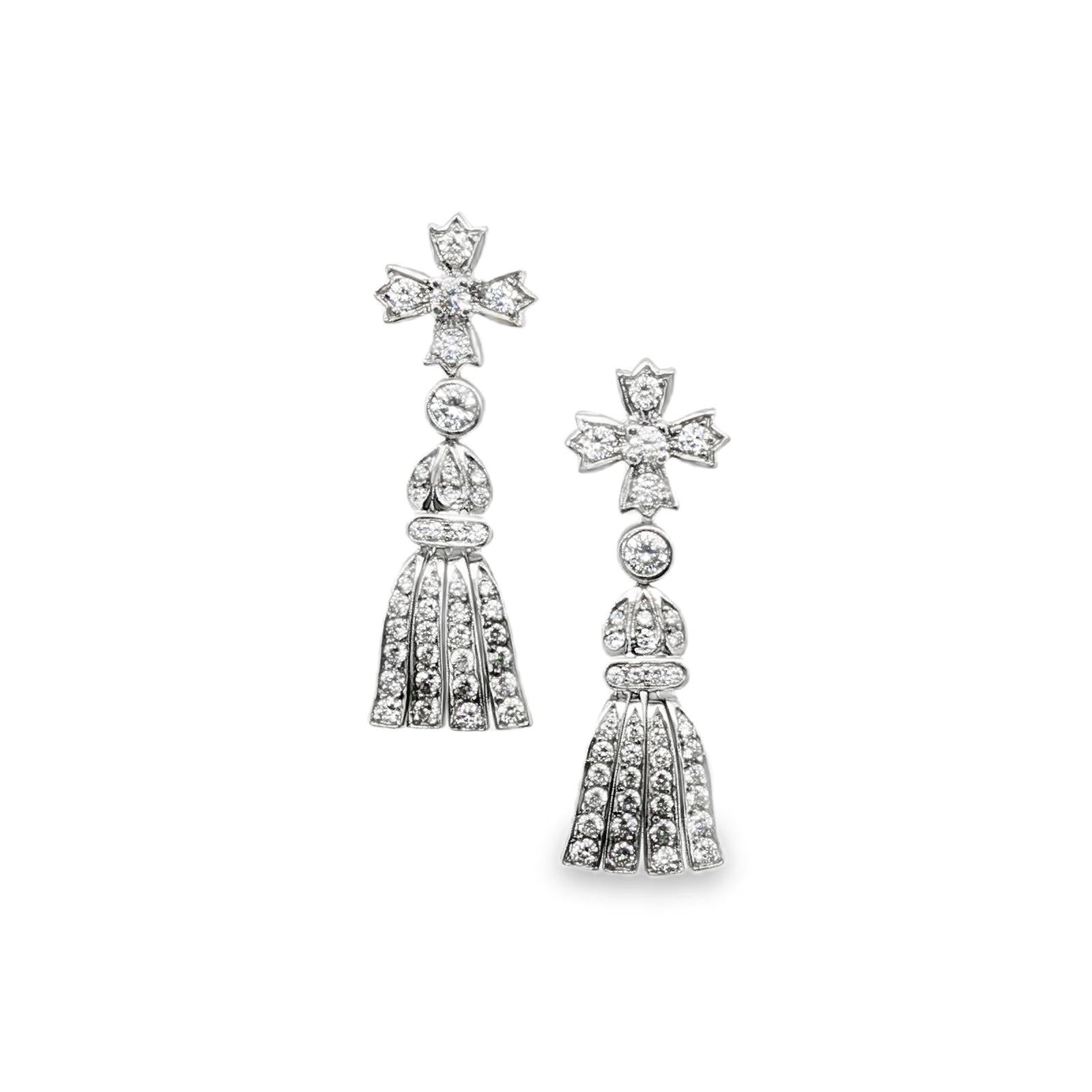 Late 20th Century Tiffany & Co. Diamond Platinum Chandelier Earrings Circa 1994