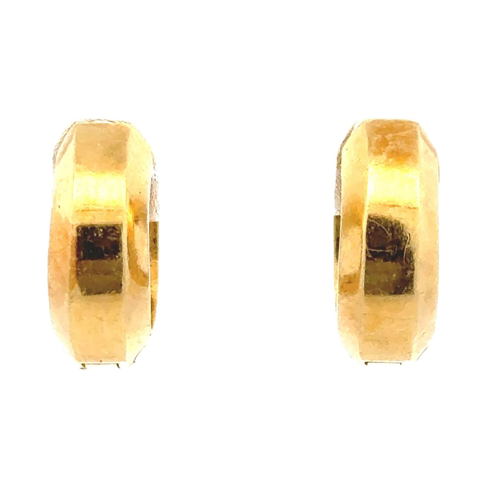 Modern Diamond 18 Karat Yellow Gold Huggie Hoop Earrings