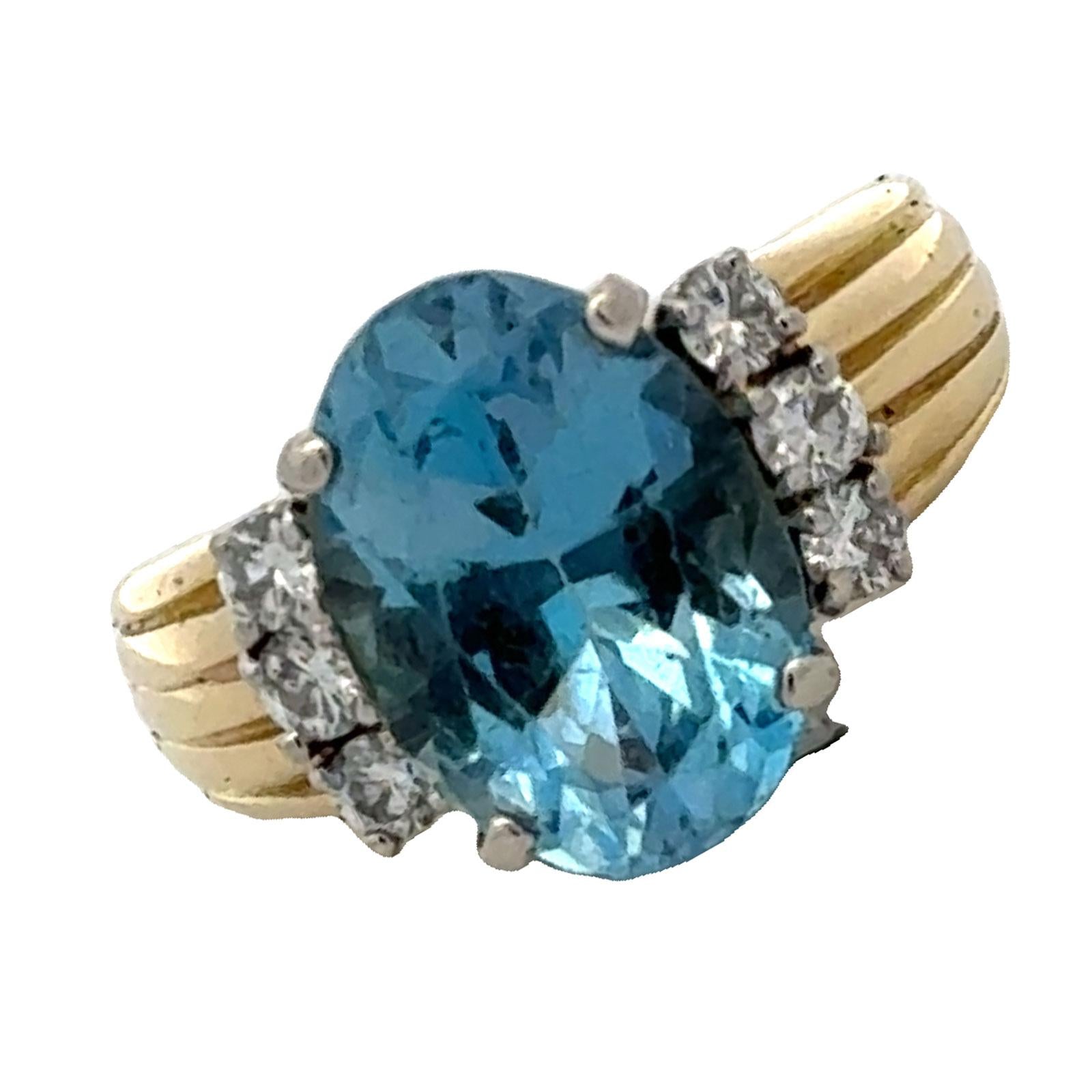 5-CT Oval Aquamarine Diamond 18 Karat Yellow Gold Vintage Ring