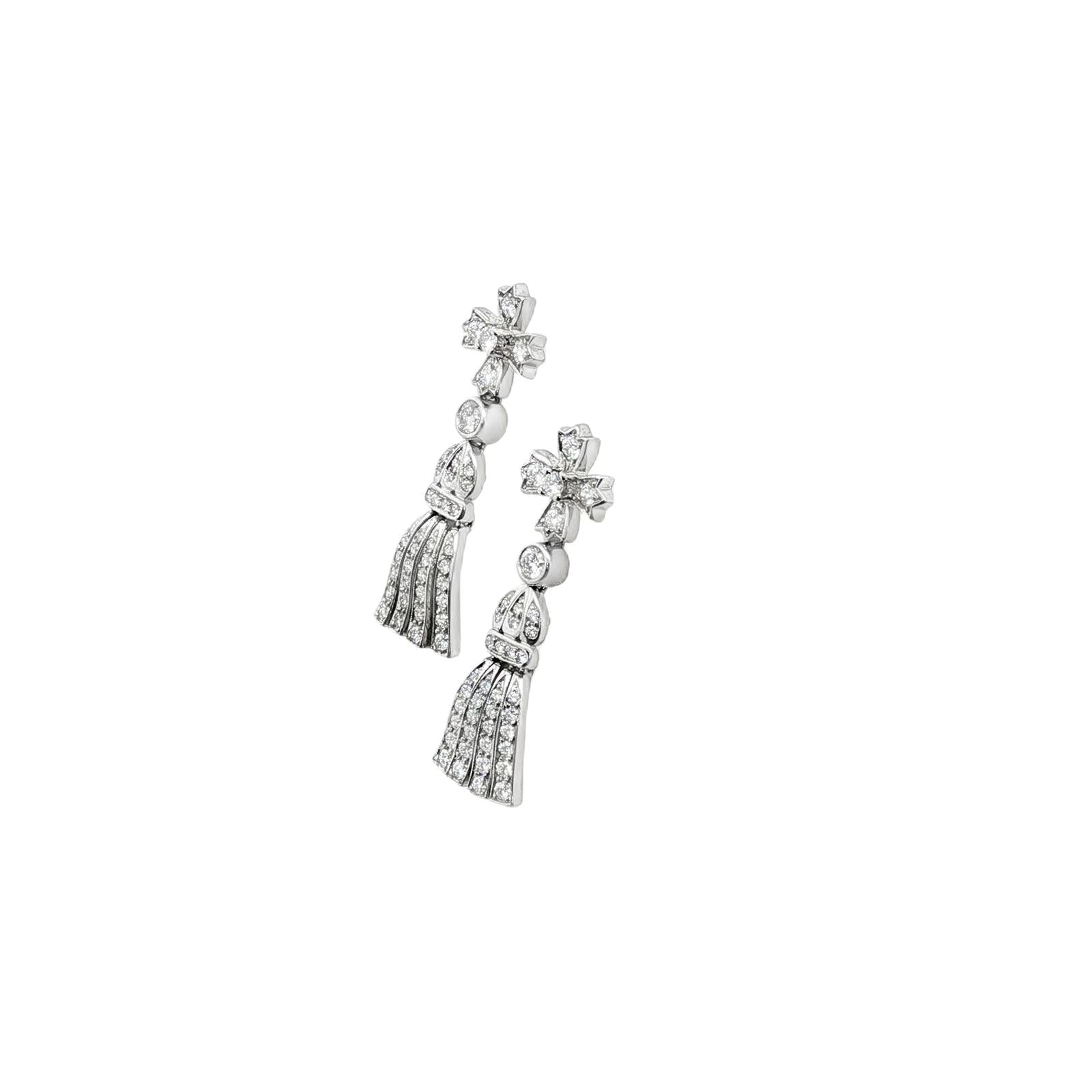 Late 20th Century Tiffany & Co. Diamond Platinum Chandelier Earrings Circa 1994