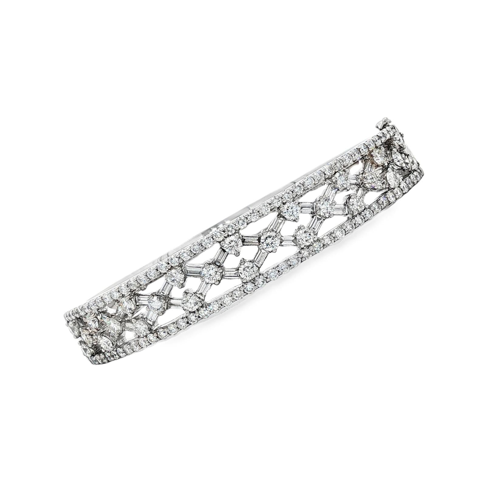 Diamond 18 Karat Whtie Gold Hinged Open Lattice Bangle Bracelet