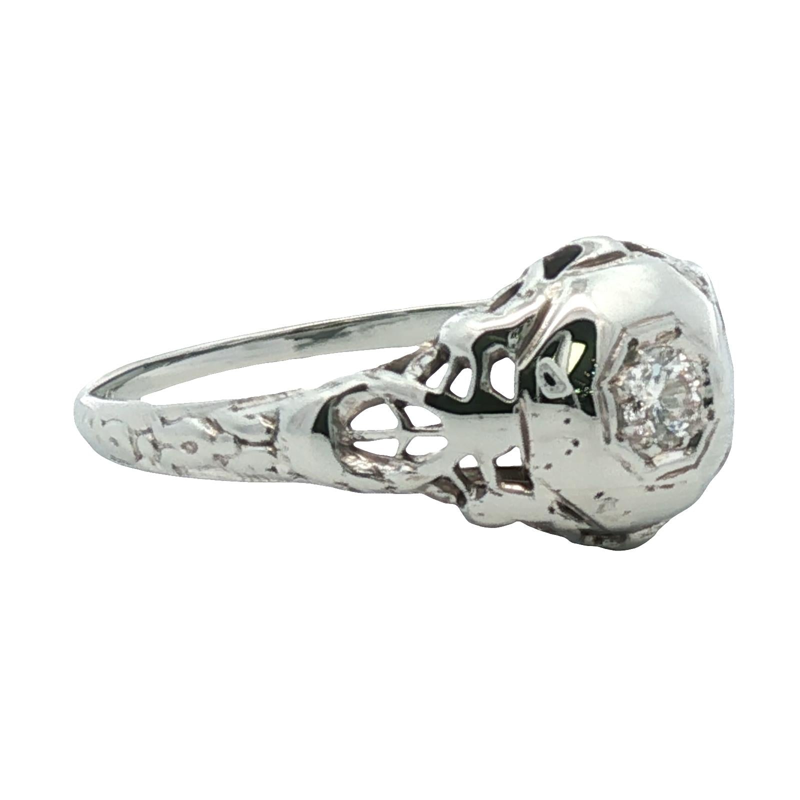 1950's Diamond 18 Karat White Gold Solitaire Engagment Vintage Ring