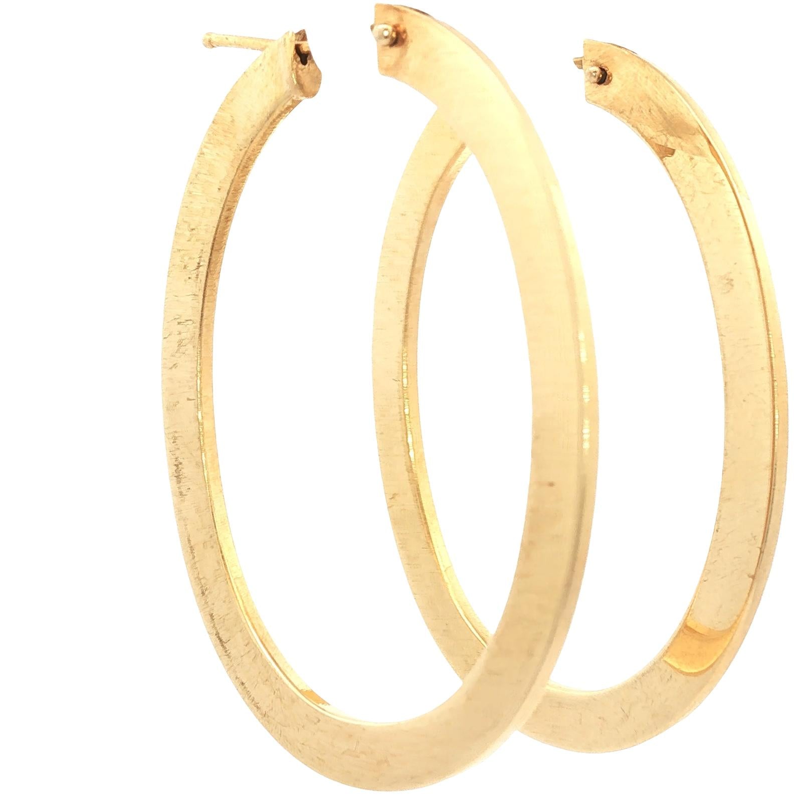18 Karat Yellow Gold Large Modern Oval Hoop Earrings