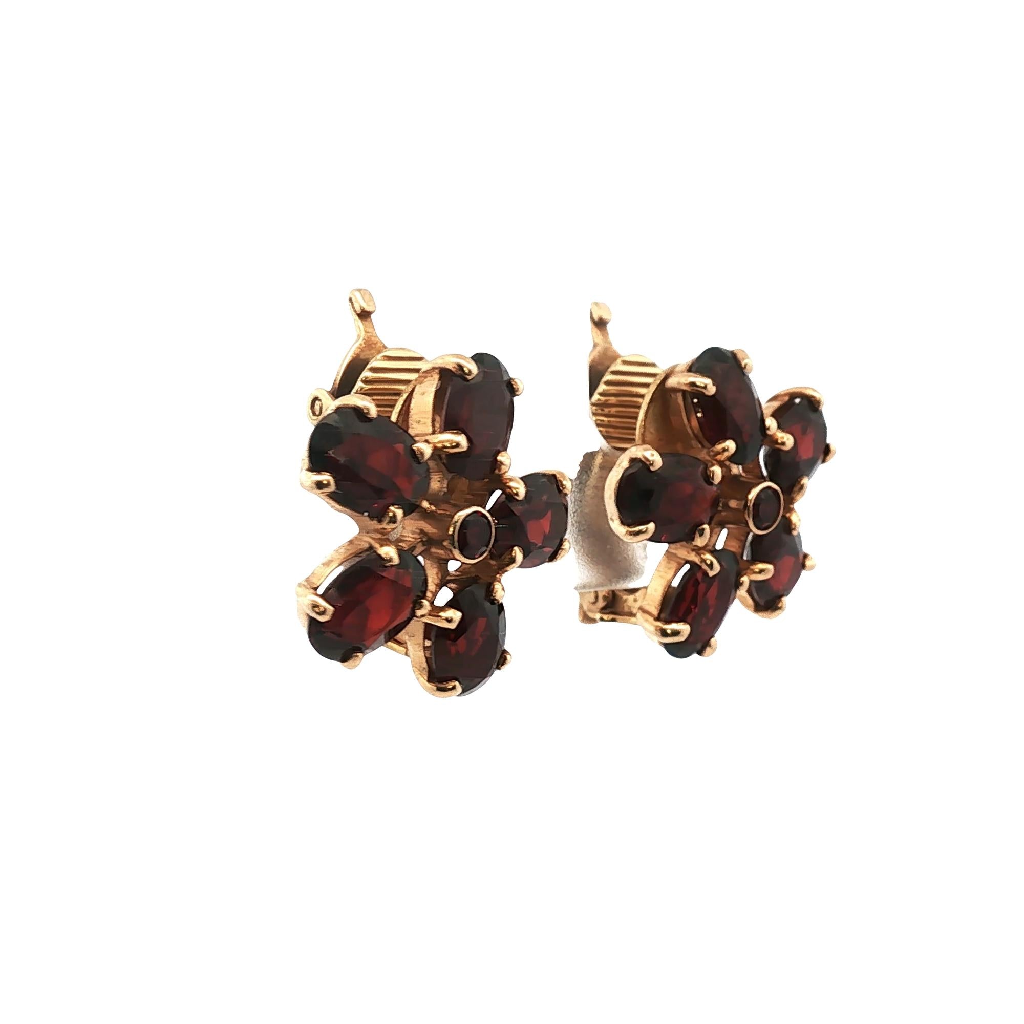 Mid-20th Century Garnet 14 Karat Yellow Gold Floral Ear Clip Earrings