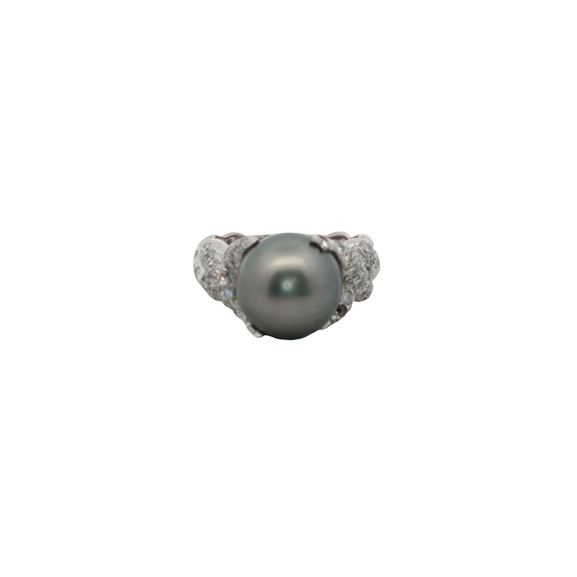 Chanel Comète Tahitian Black Pearl Diamond 18 Karat White Gold Cocktail Ring