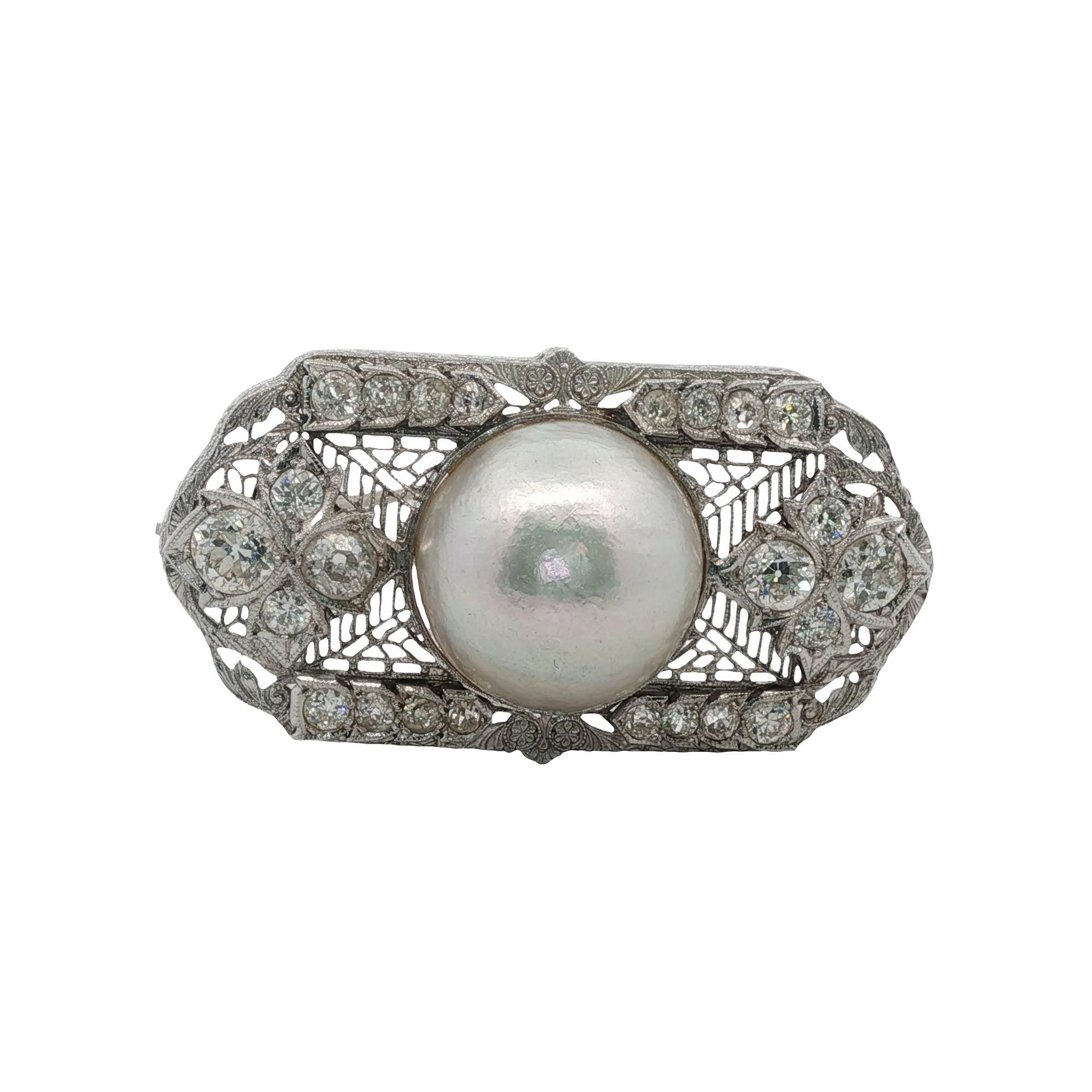 Art Deco Mabe Pearl Old European Diamond 14 Karat White Gold Filigree Brooch Pin