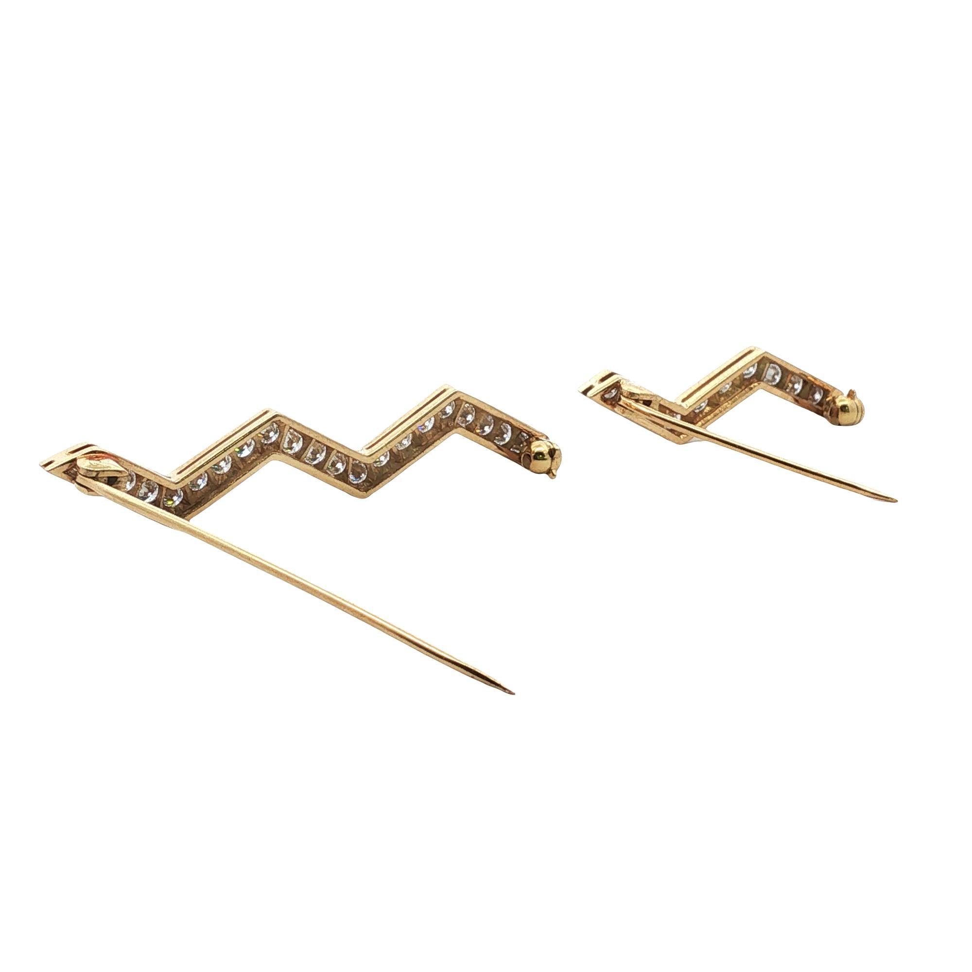 Pair Of Zig-Zag Diamond 18 Karat Yellow Gold Vintage Brooches Pins