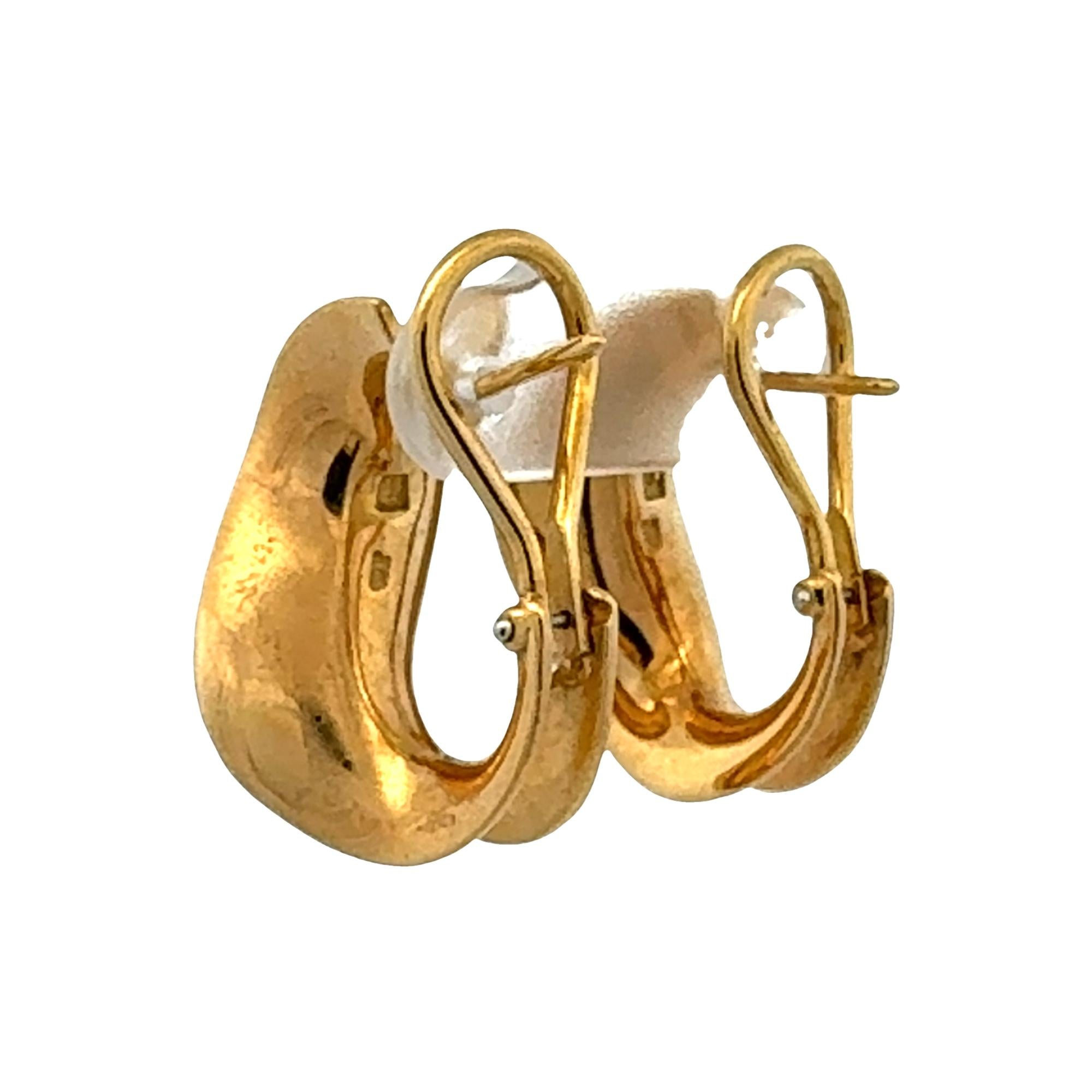 18 Karat Yellow Gold Concave Curved Leverback Earrings