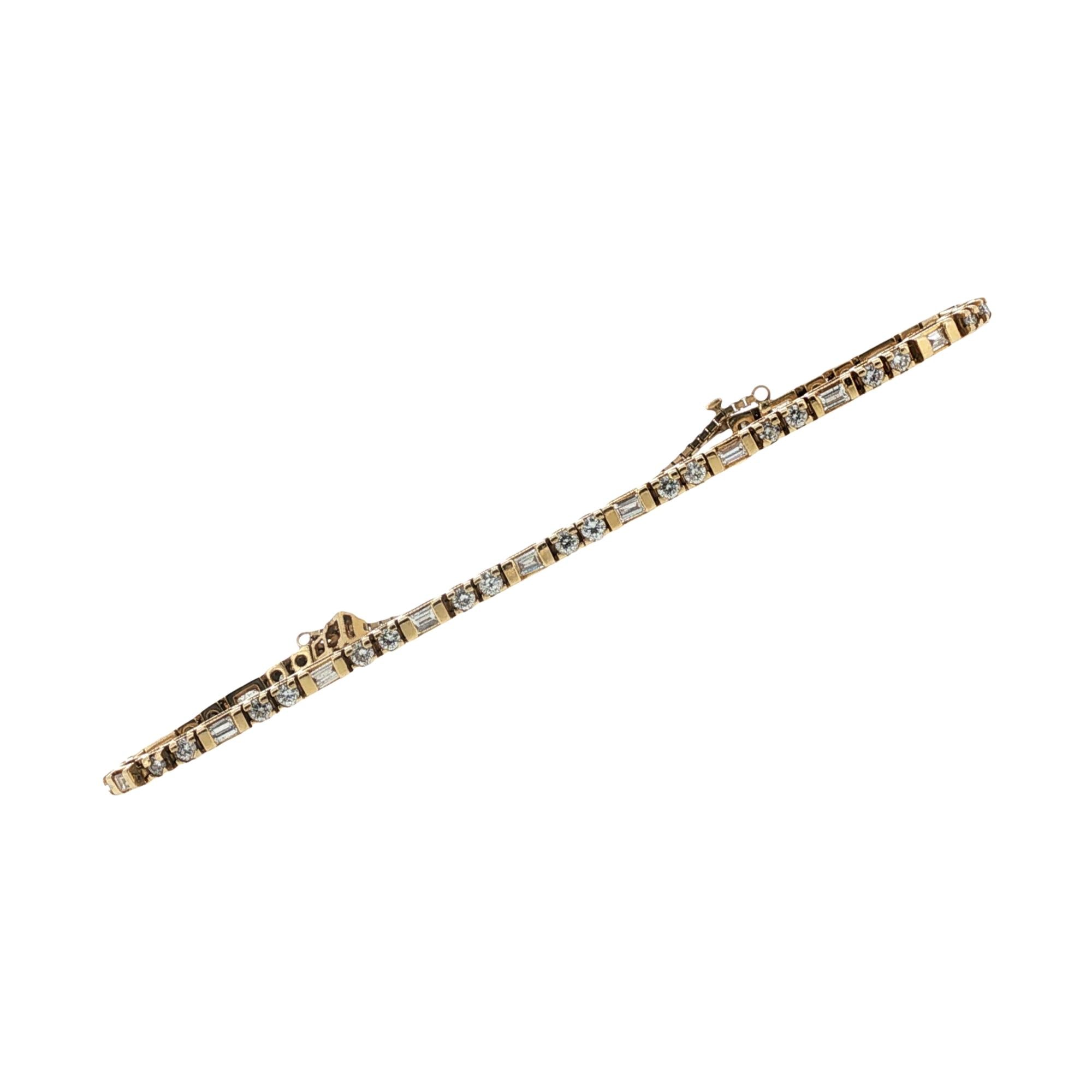 Dot Dash Diamond 18 Karat Yellow Gold Bracelet