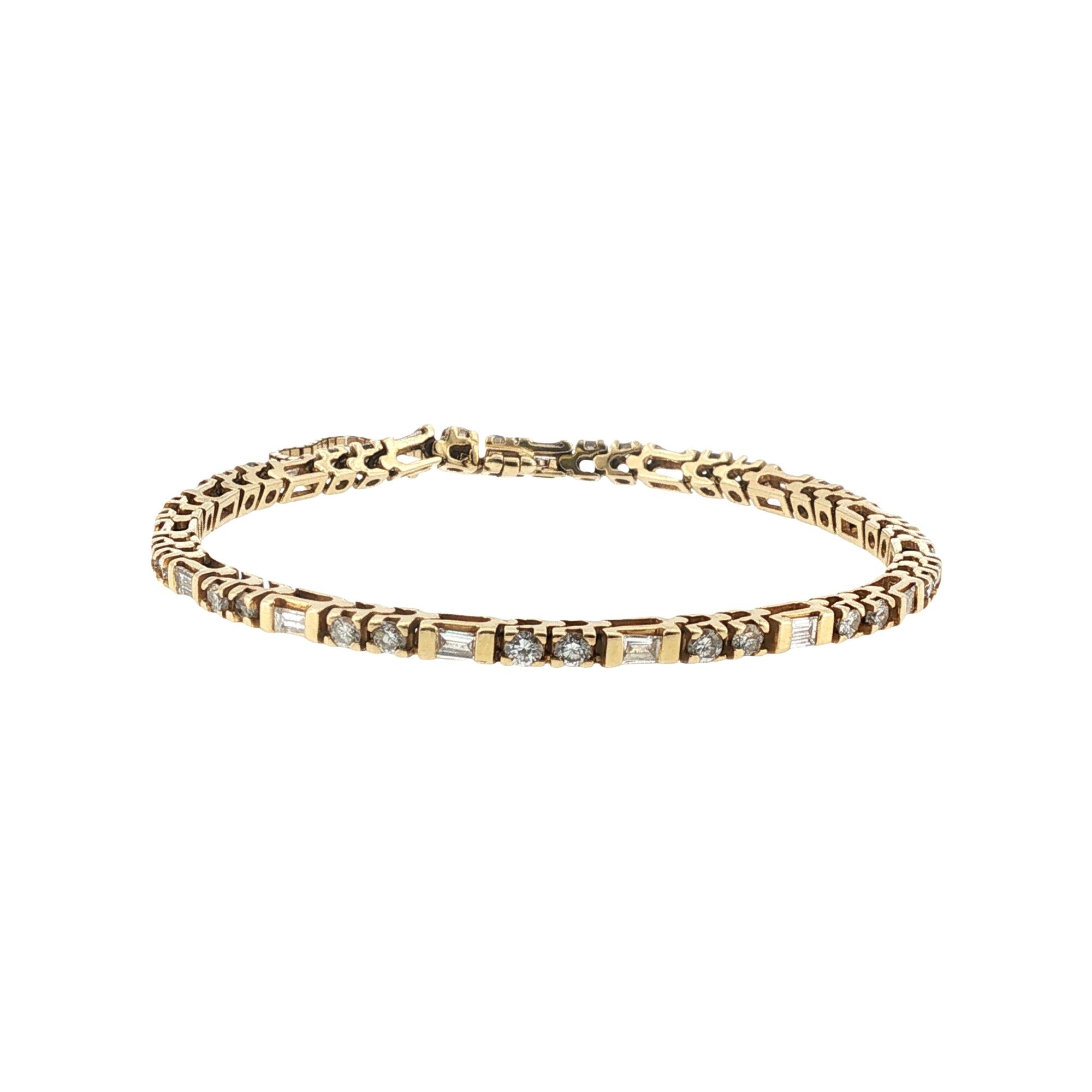 Dot Dash Diamond 18 Karat Yellow Gold Bracelet
