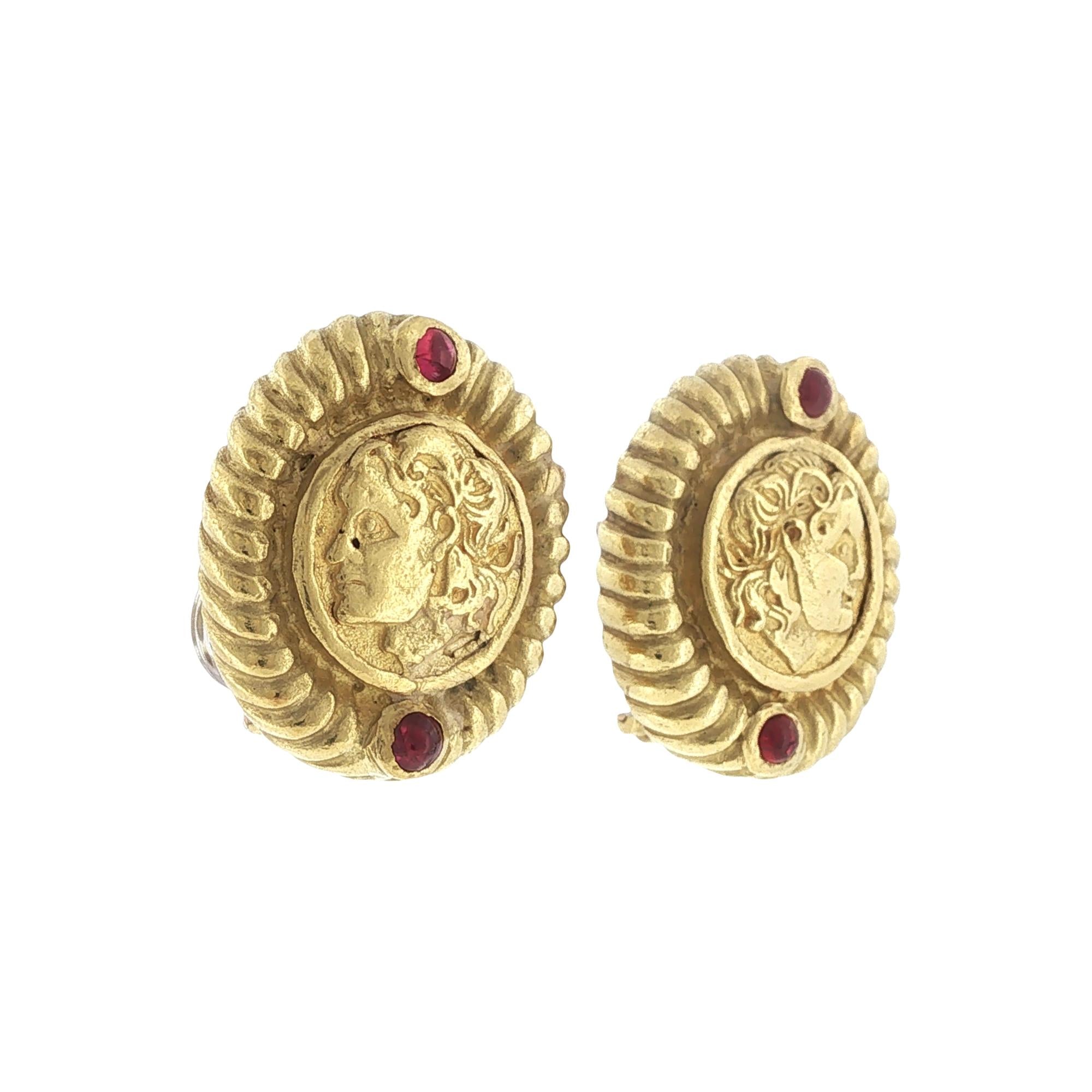 18 Karat Yellow Gold Cabochon Ruby Roman Coin Motif Vintage Earclip Earrings