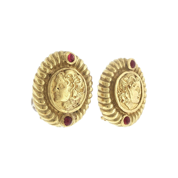 18 Karat Yellow Gold Cabochon Ruby Roman Coin Motif Vintage Earclip Earrings