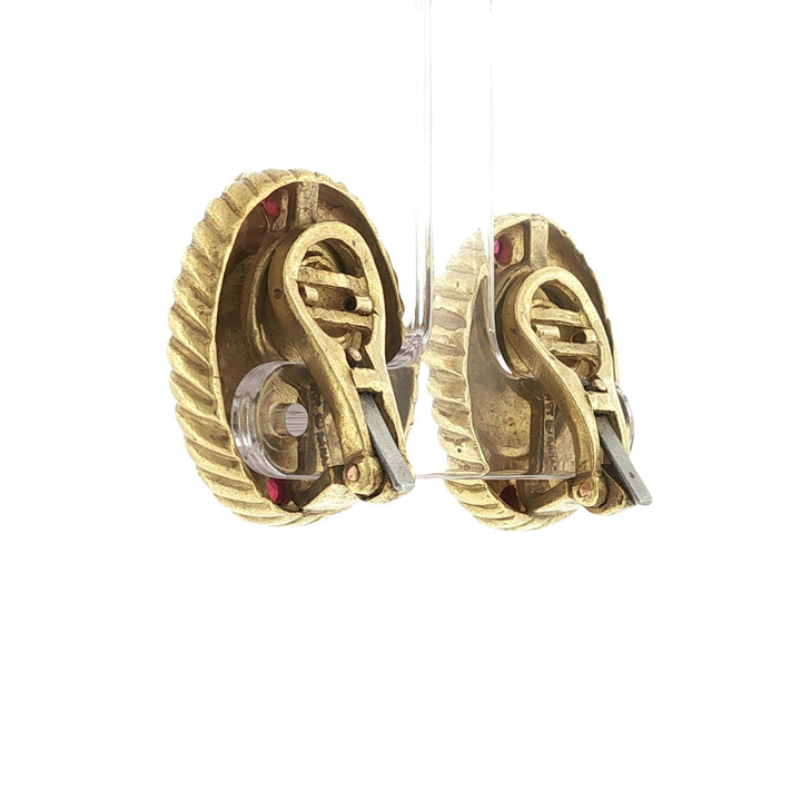 18 Karat Yellow Gold Cabochon Ruby Roman Coin Motif Vintage Earclip Earrings