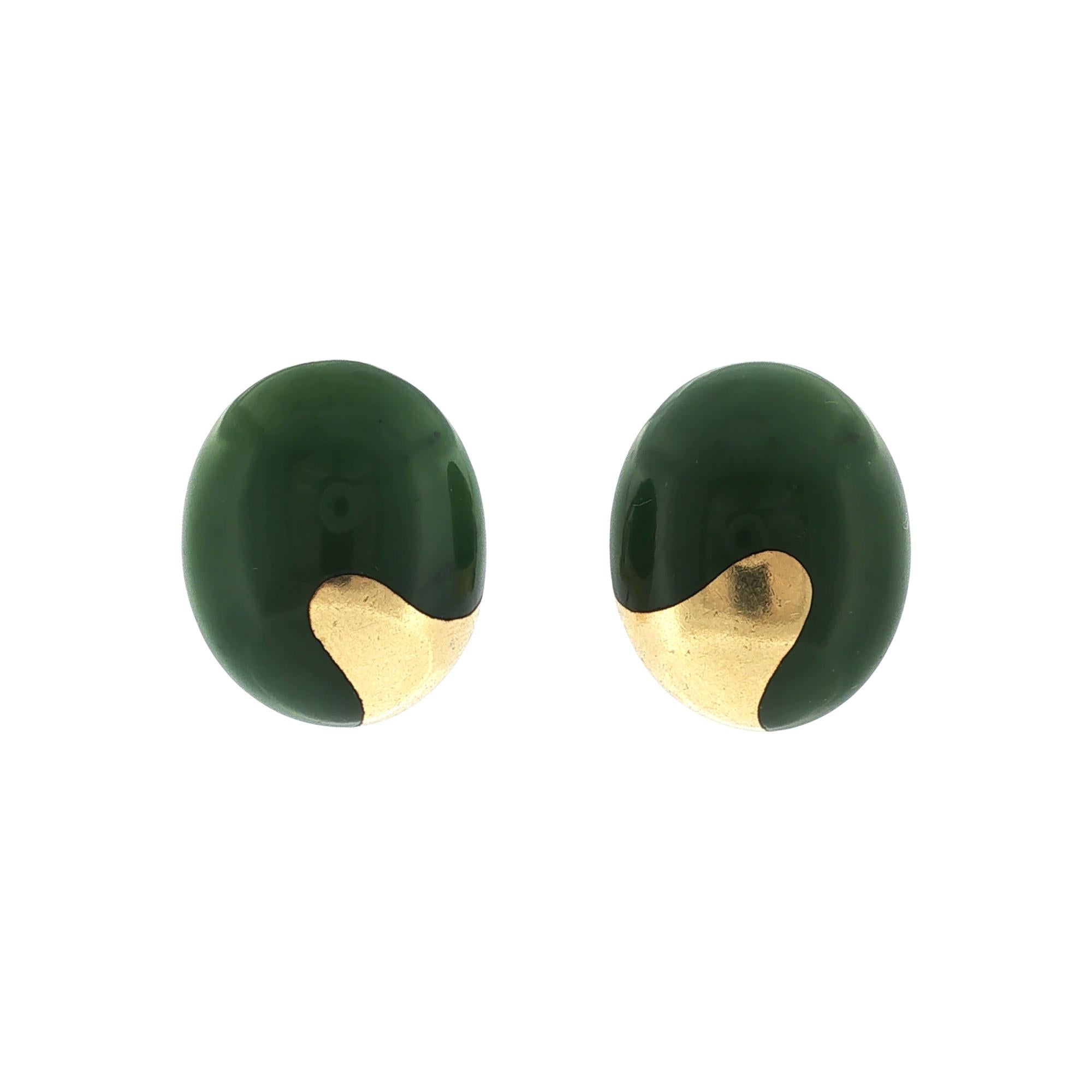 Nephrite Jade 18 Karat Yellow Gold Oval Vintage Earclip Earrings