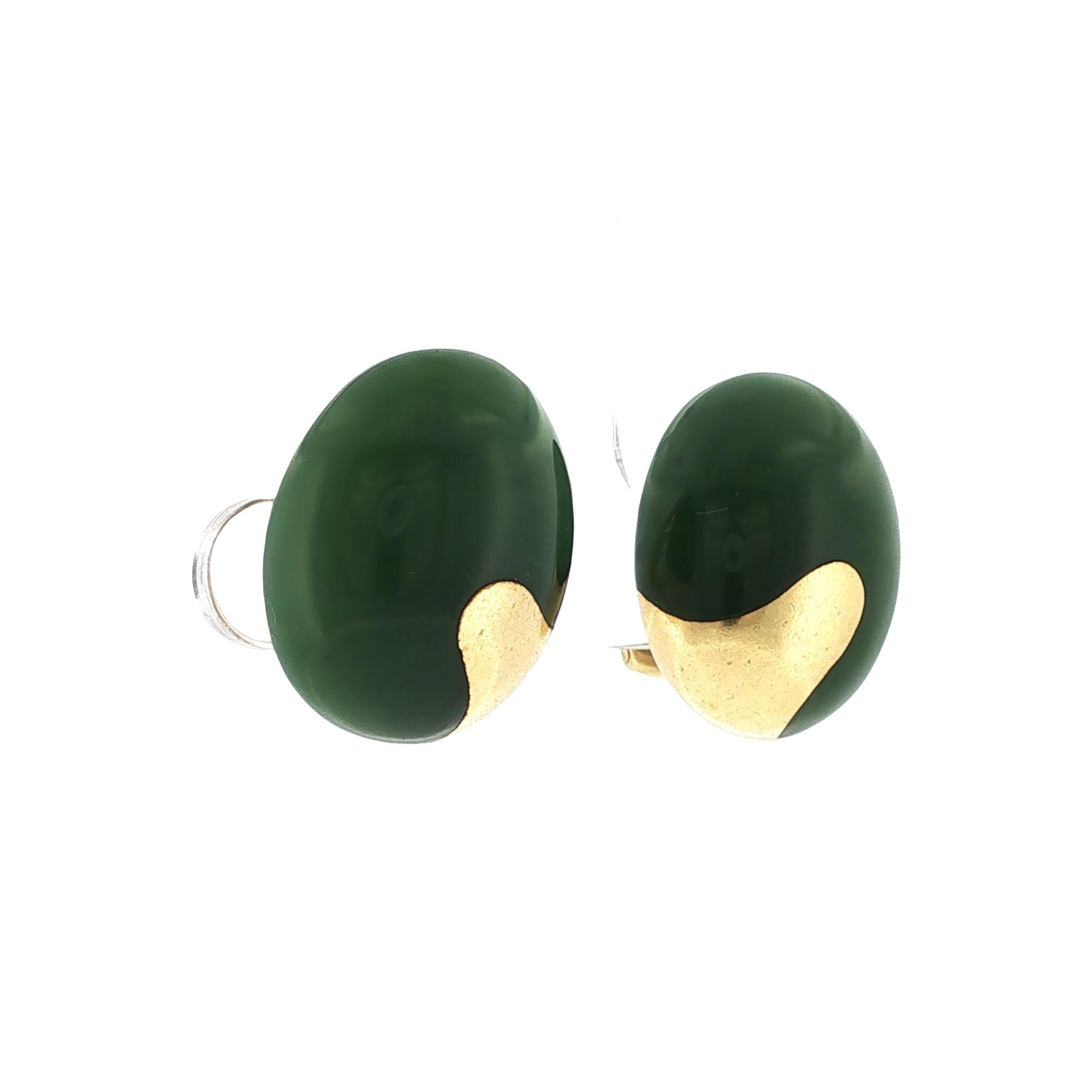Nephrite Jade 18 Karat Yellow Gold Oval Vintage Earclip Earrings