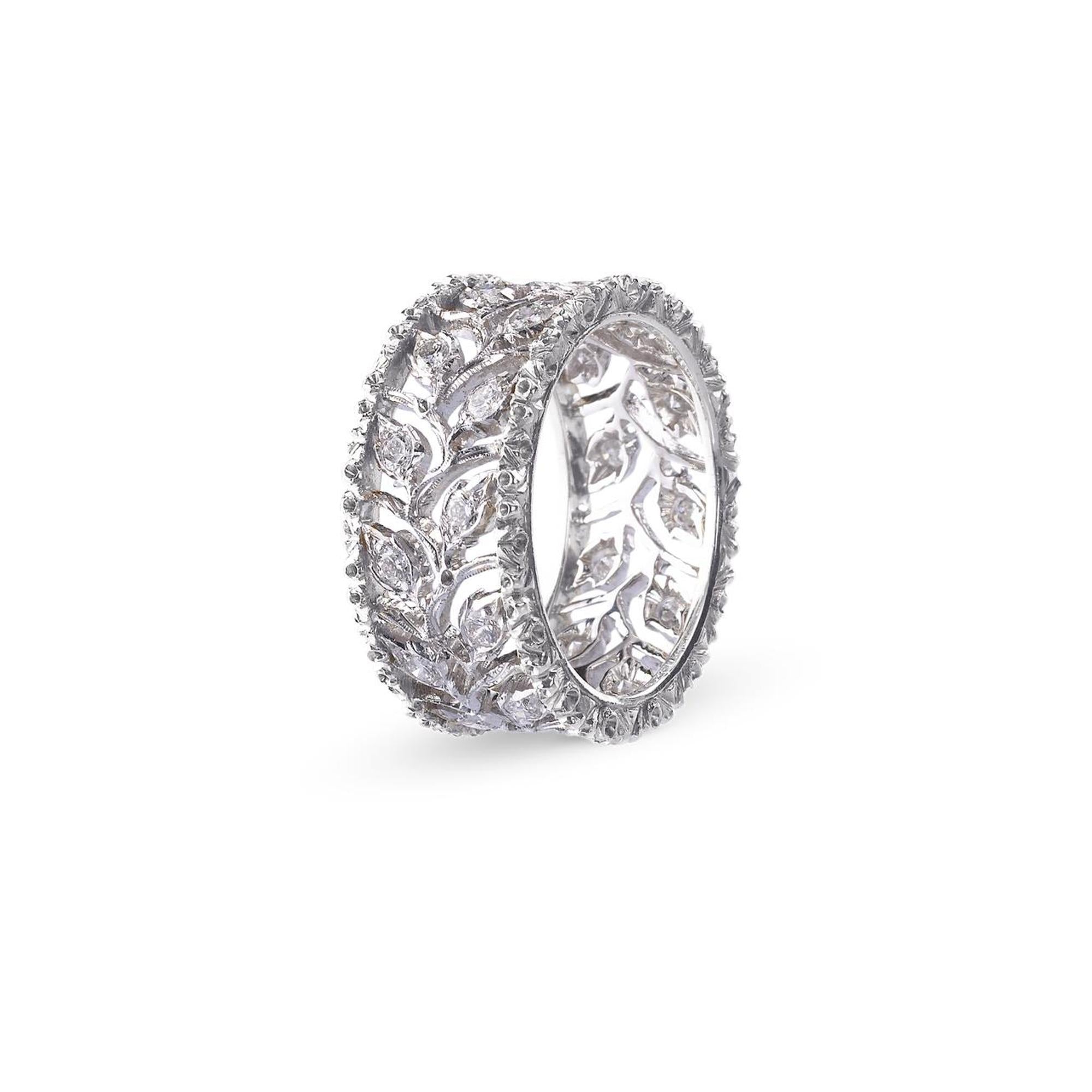 Buccelatti Ramage Eternelle Band in White Gold with Diamonds