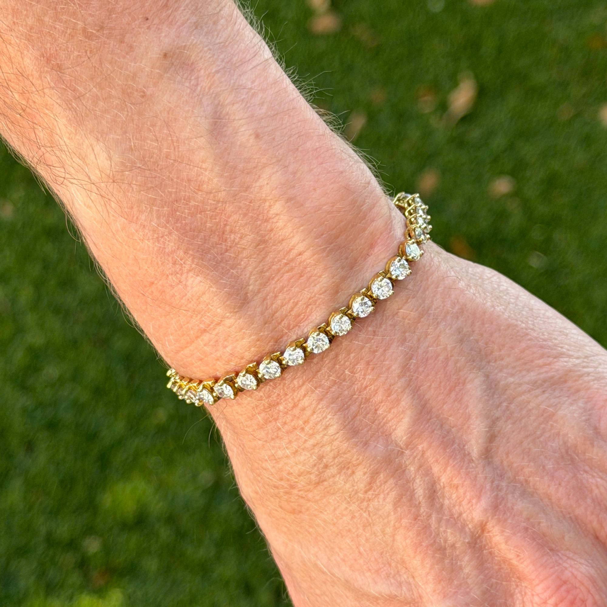 6.40 CTW Round Brilliant-Cut Diamond 18 Karat Yellow Gold Tennis Bracelet