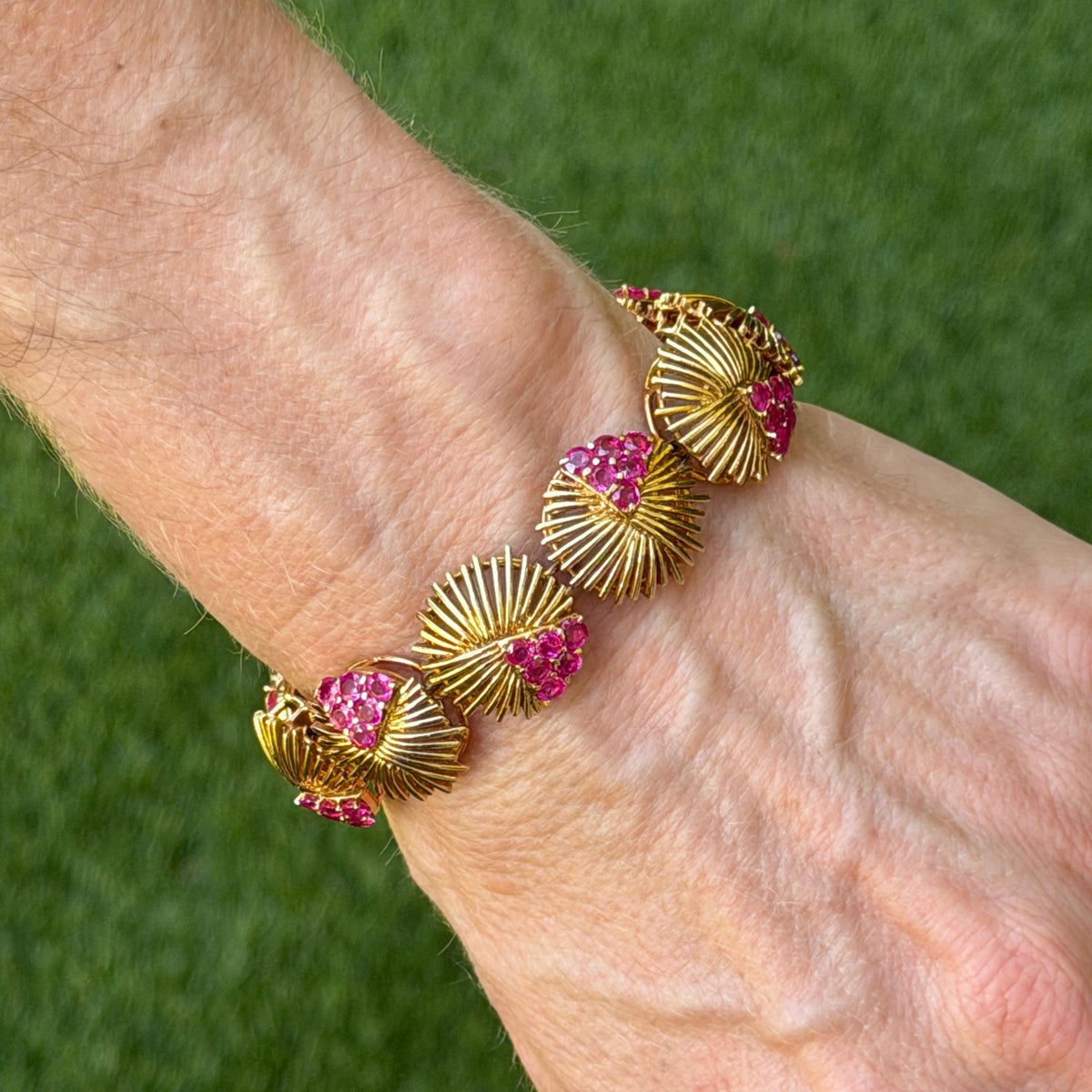 7.0 CTW Natural Ruby 18 Karat Yellow Gold Vintage Round Link Bracelet