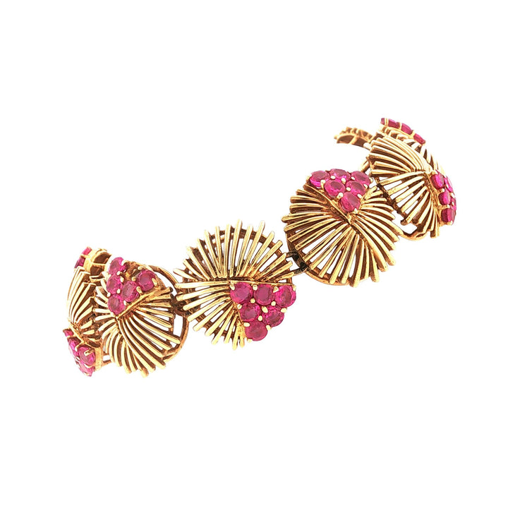 7.0 CTW Natural Ruby 18 Karat Yellow Gold Vintage Round Link Bracelet