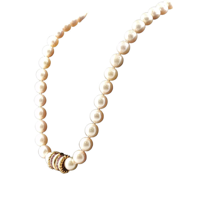 South Sea Pearl Necklace Ruby 18 Karat Yellow Gold Clasp 17.5 Inches