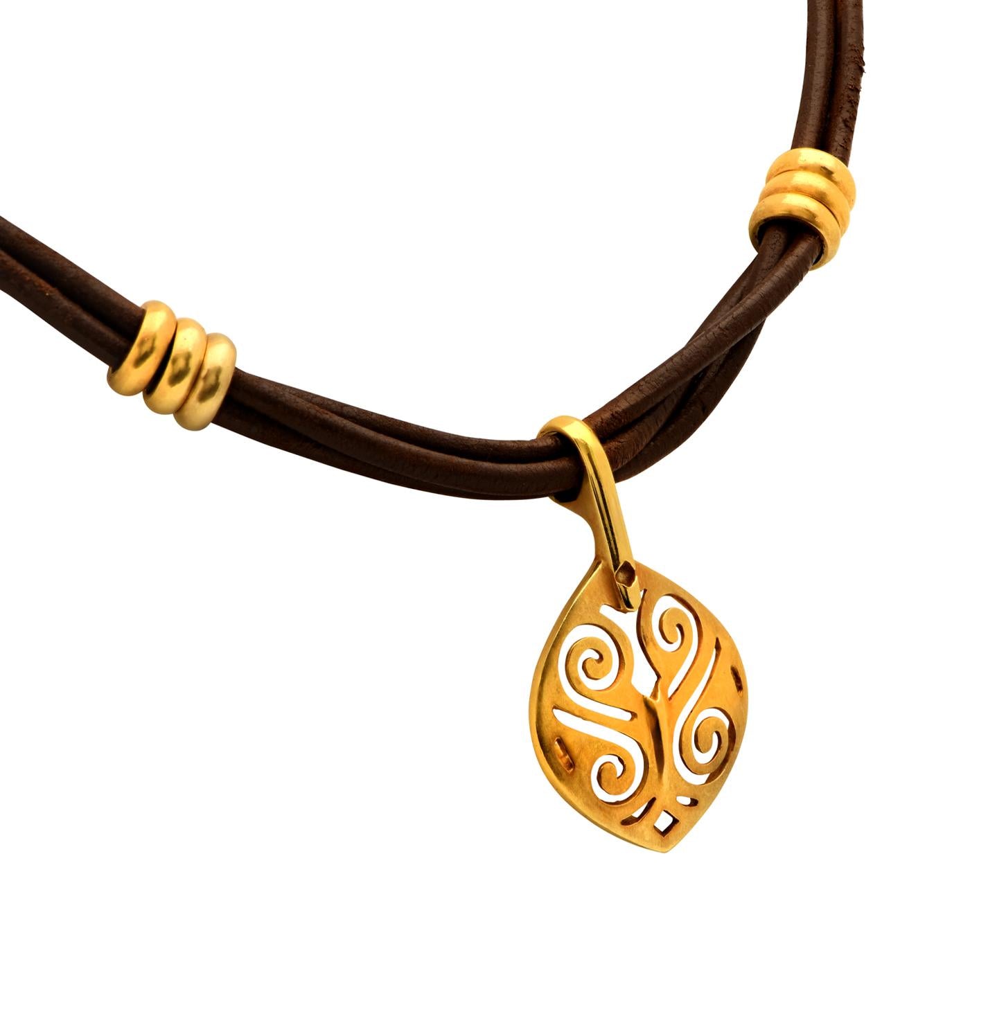 18 Karat Yellow Gold Pendant Leather Cord Hook Clasp Neckace