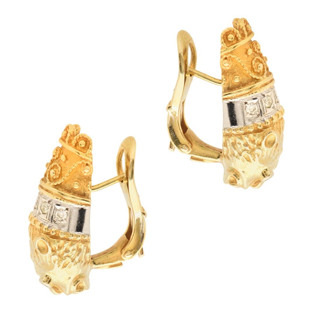 Greek Lions Head Design Diamond 18 Karat Yellow Gold Leverback Vintage Earrings
