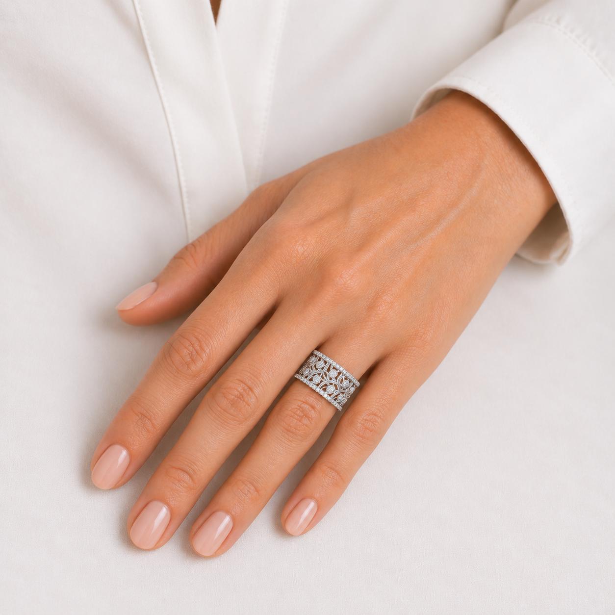 Buccelatti Ramage Eternelle Band in White Gold with Diamonds