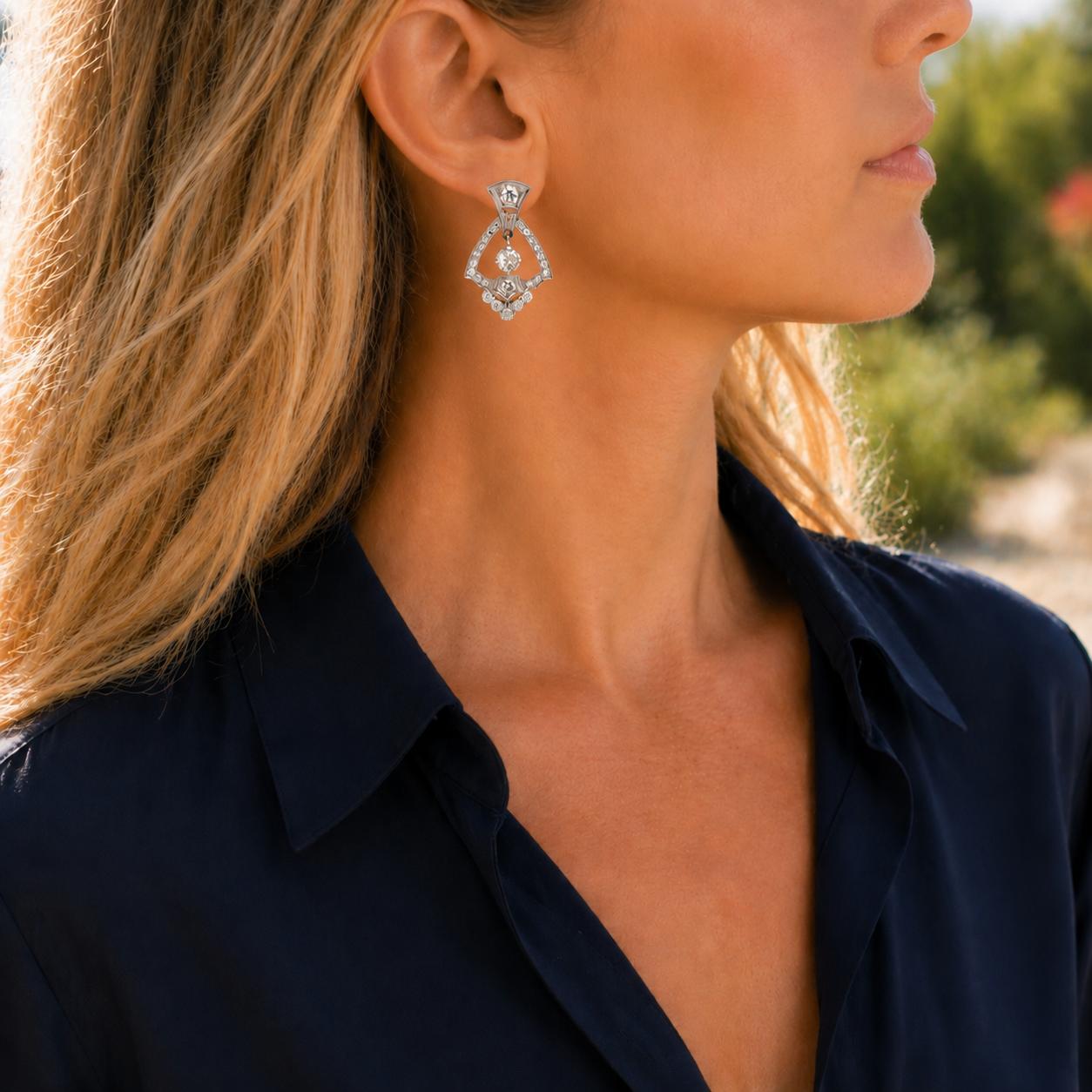 Art Deco Old European-Cut Diamond Platinum Dangle Earrings