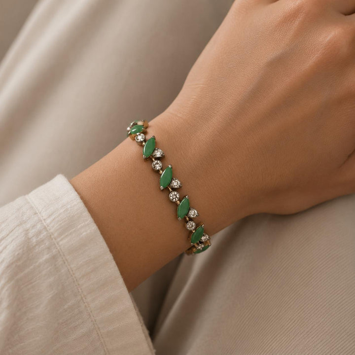1960's  Jade Diamond 18 Karat Yellow Gold & SS Vinatge Link Bracelet
