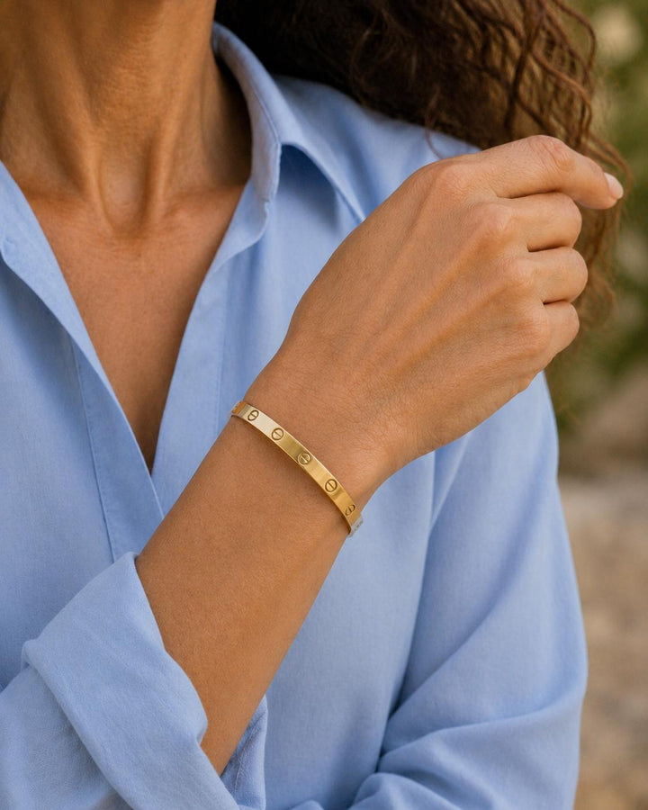 Cartier Classic LOVE Bracelet 18 Karat Yellow Gold Size 16