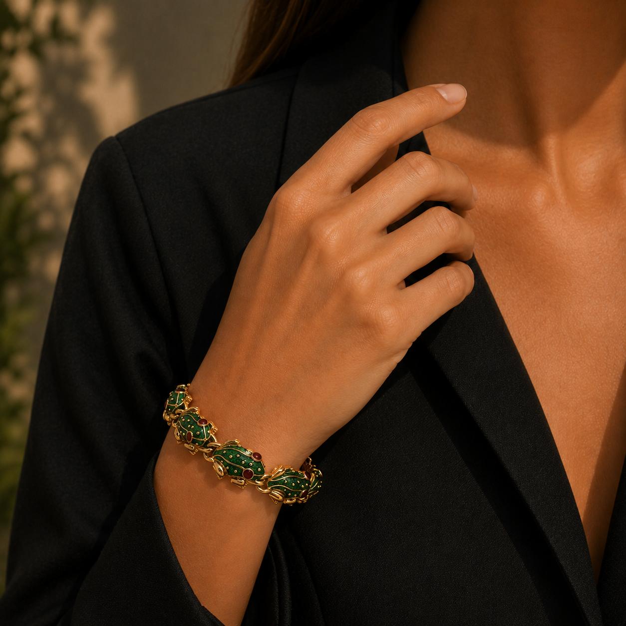 Hidalgo Frog Link 18 Karat Yellow Gold Green Enamel Ruby Bracelet Vintage