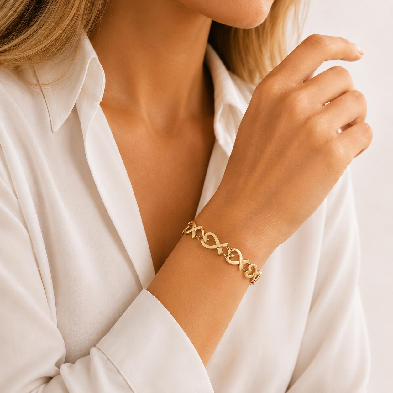 Tiffany & Company Paloma Picasso Heart Link Bracelet 18 Karat Yellow Gold 1980's