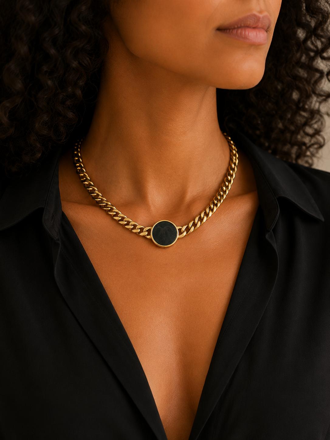 Curb Link 18 Karat Yellow Gold Israeli Coin Vintage Necklace 15 Inches