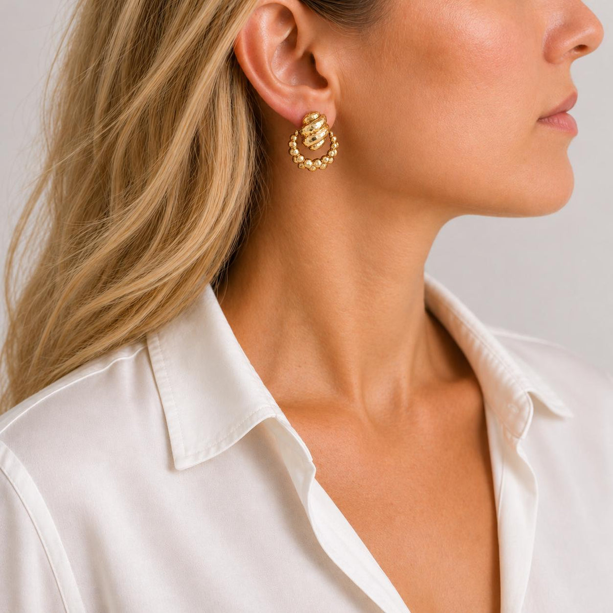 18 Karat Yellow Hammered Finish Gold Doorknocker Vintage Drop Earclip Earrings