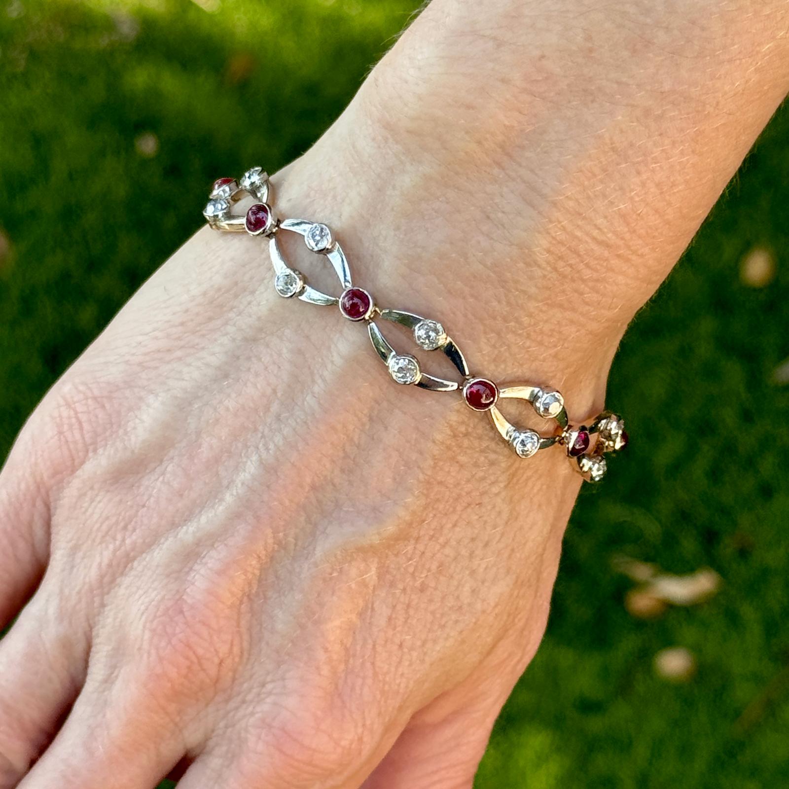 Art Deco Old Mine Cut Diamond Cabochon Ruby Platinum Yellow Gold Link Bracelet